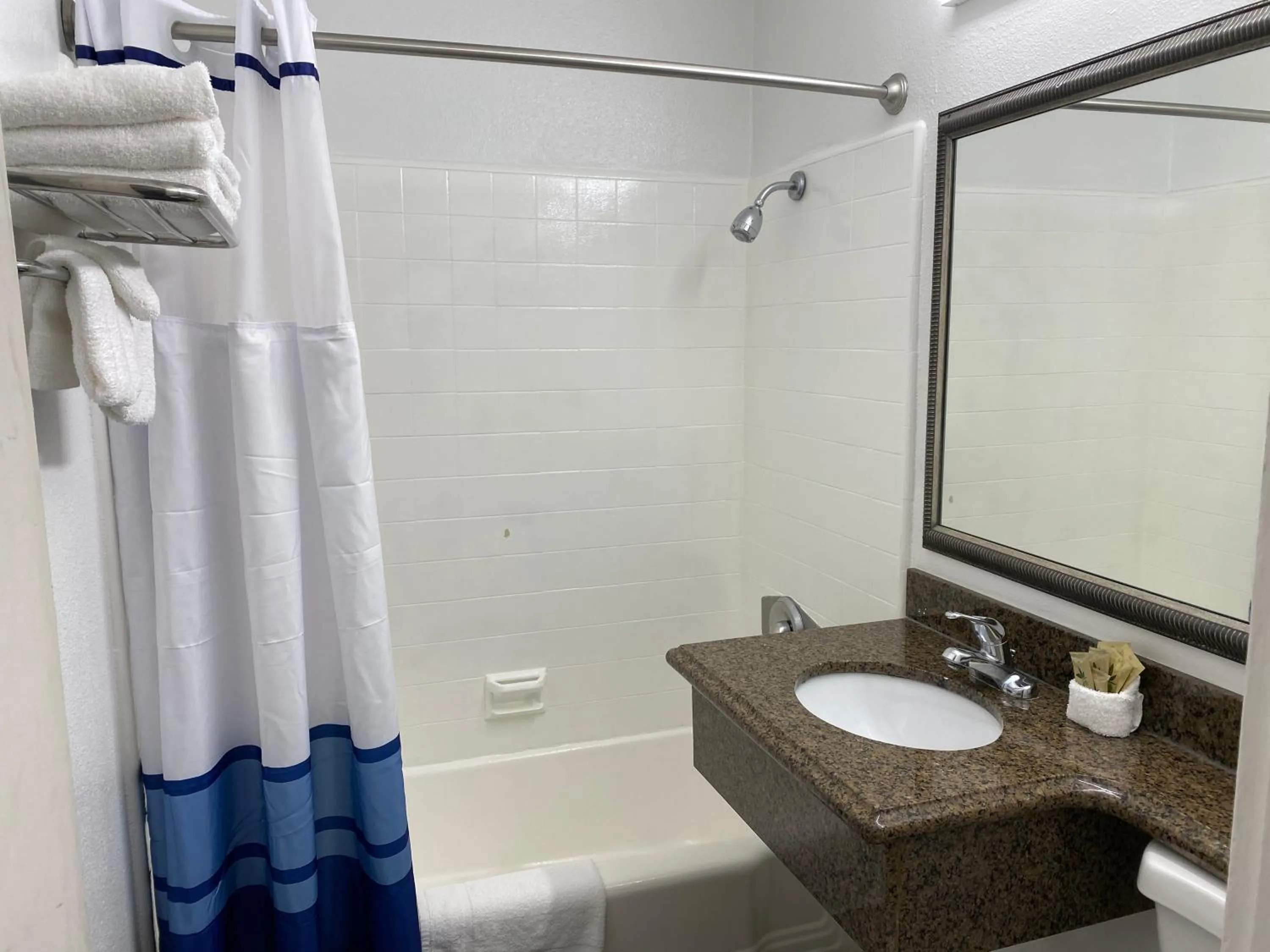 Bathroom in Pacific Inn and Suites