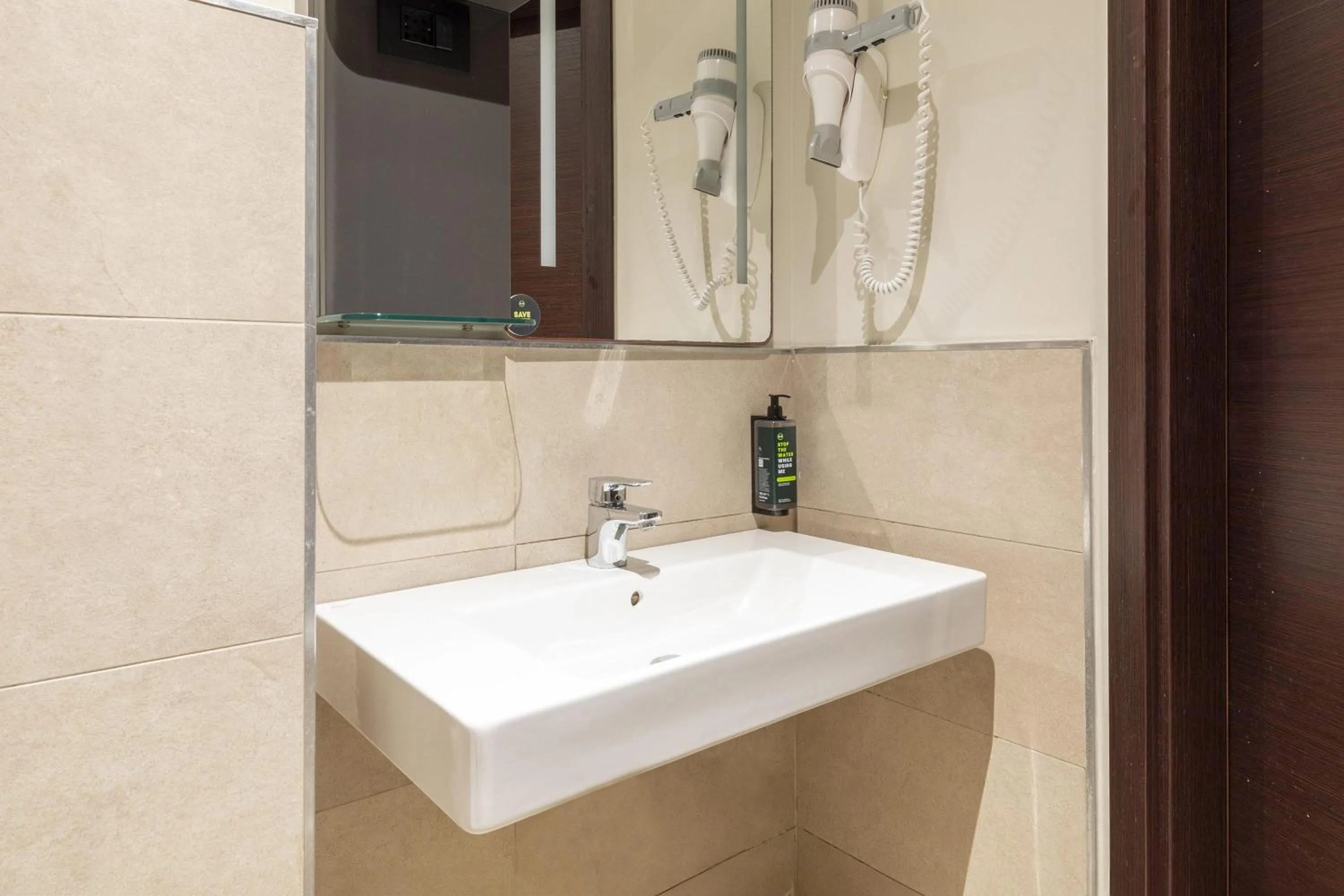 Bathroom in B&B Hotel Roma San Lorenzo Termini