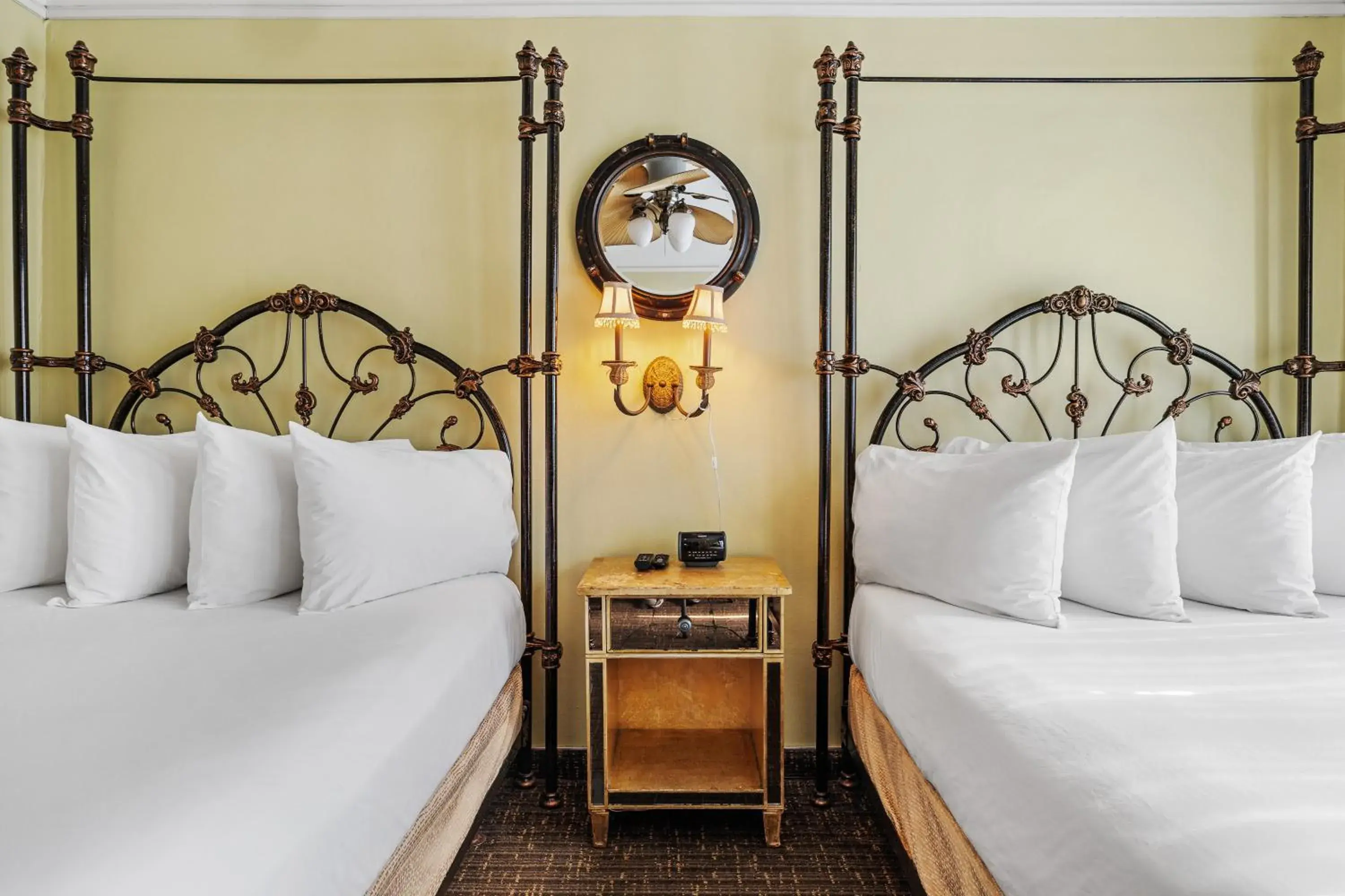 Bed in Fitzgerald Hotel Union Square Bed in Fitzgerald Hotel Union Square
