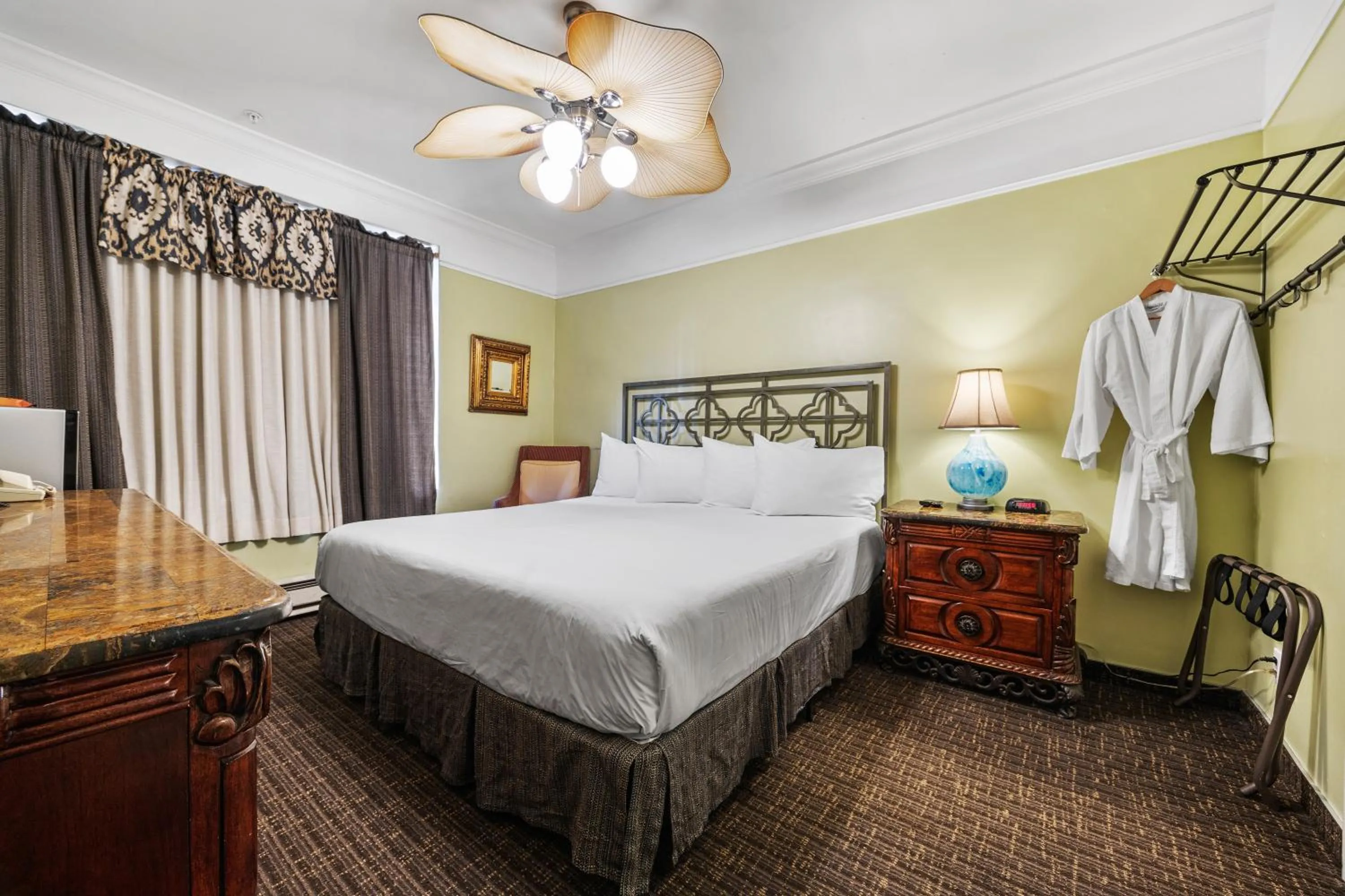 Bed in Fitzgerald Hotel Union Square