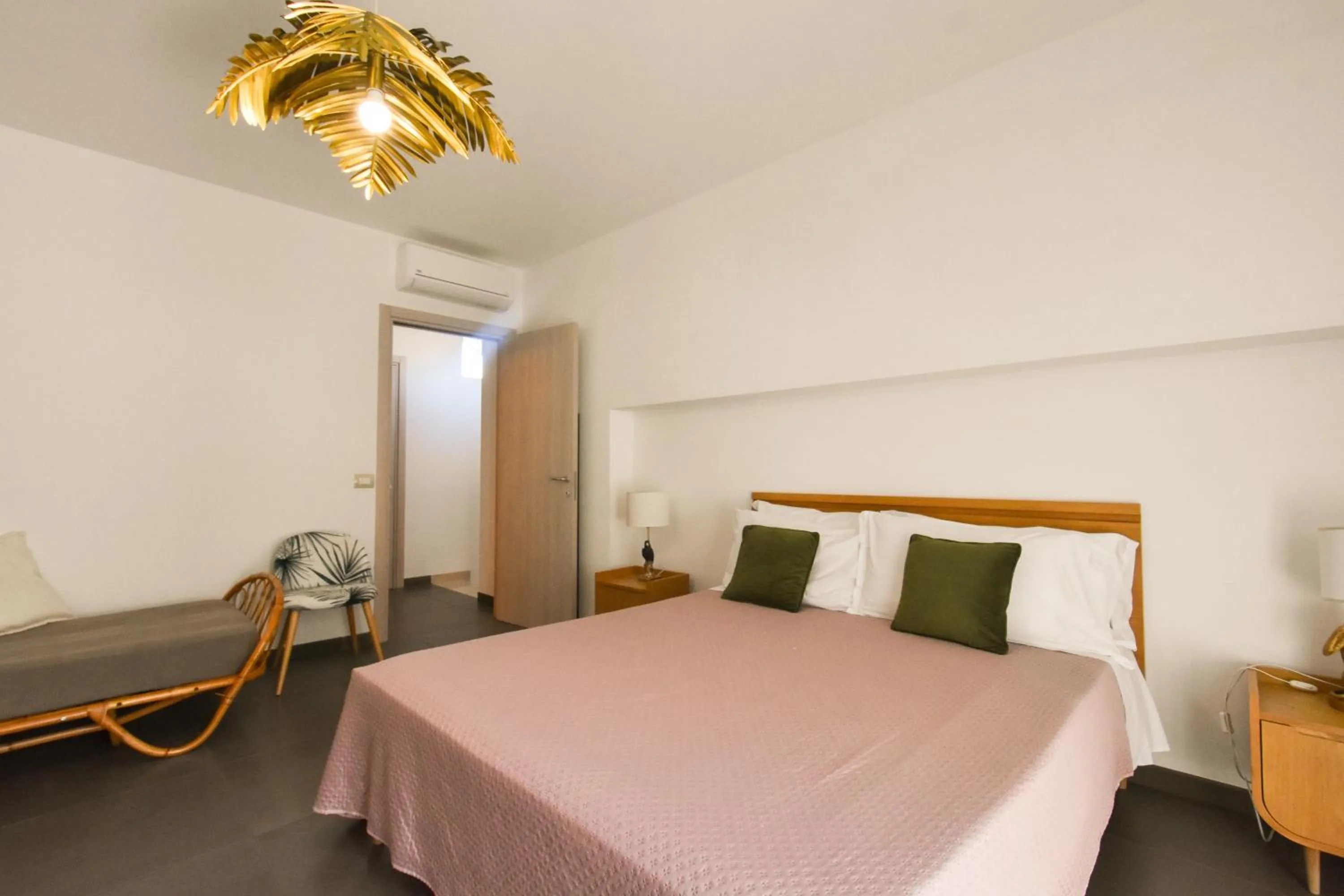 Bed in Levante Sea View Apartment - Housea