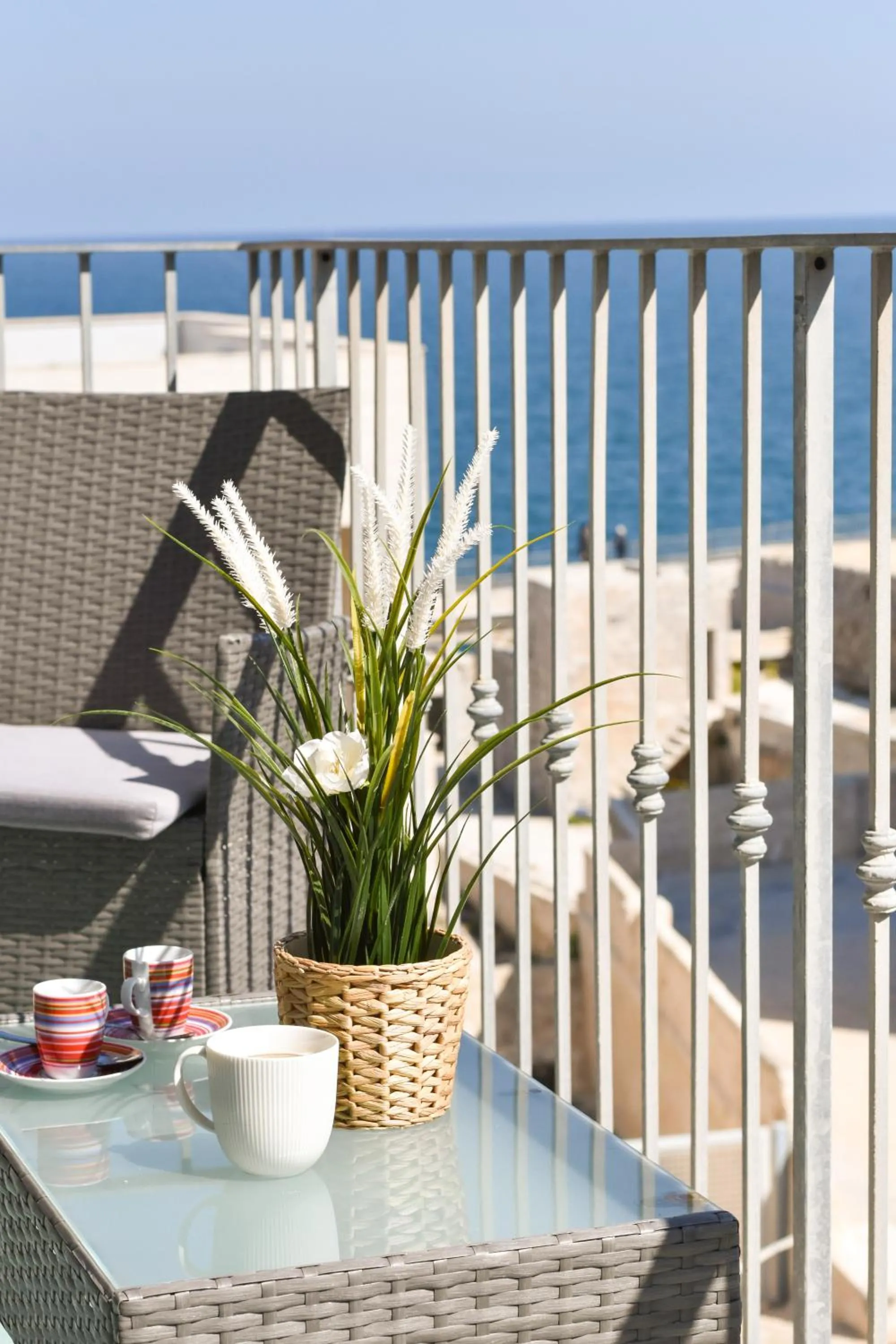 Spring in Levante Sea View Apartment - Housea