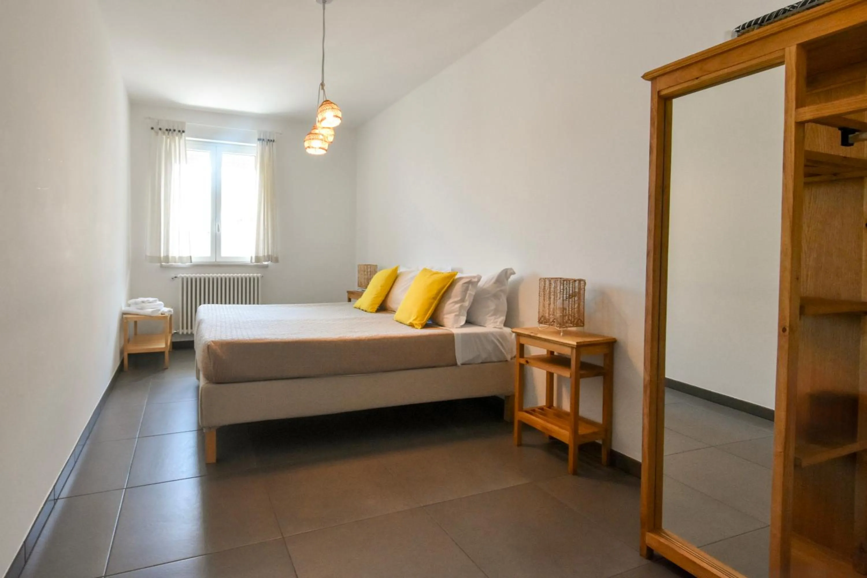 Spring, Bed in Levante Sea View Apartment - Housea
