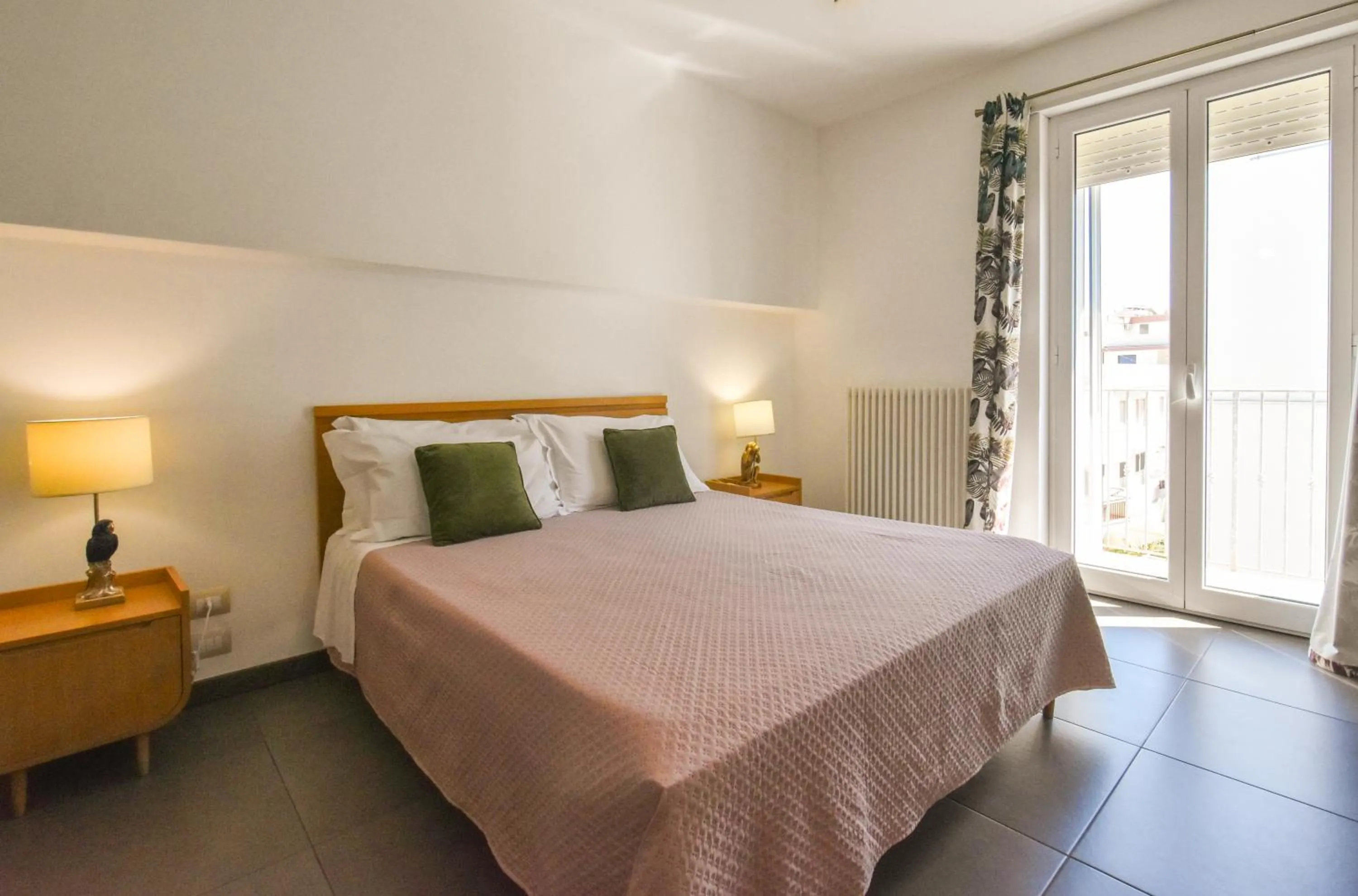 Bed in Levante Sea View Apartment - Housea