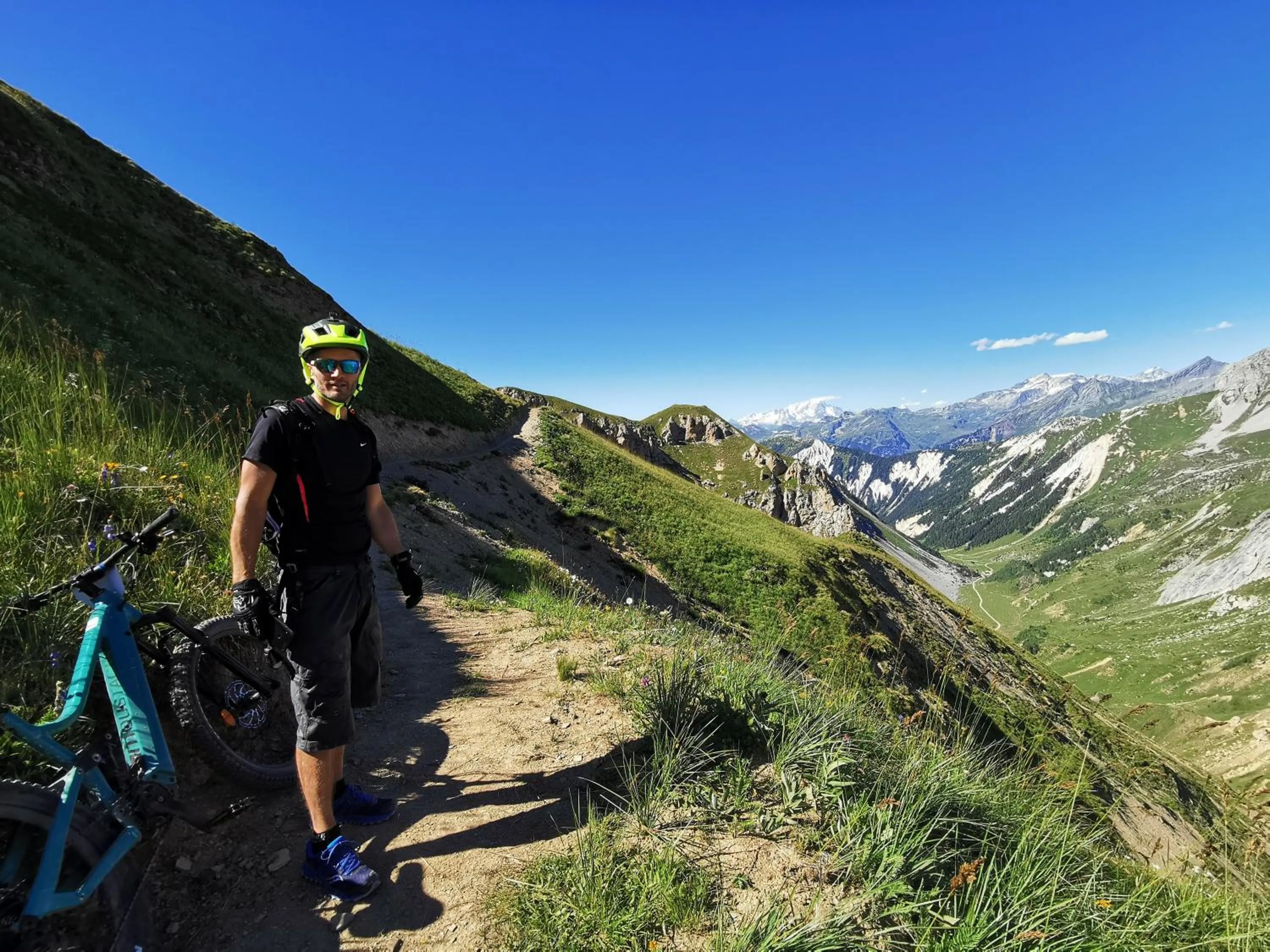 Natural landscape in Chalet Jardin d'Angèle Chambres d'hôtes