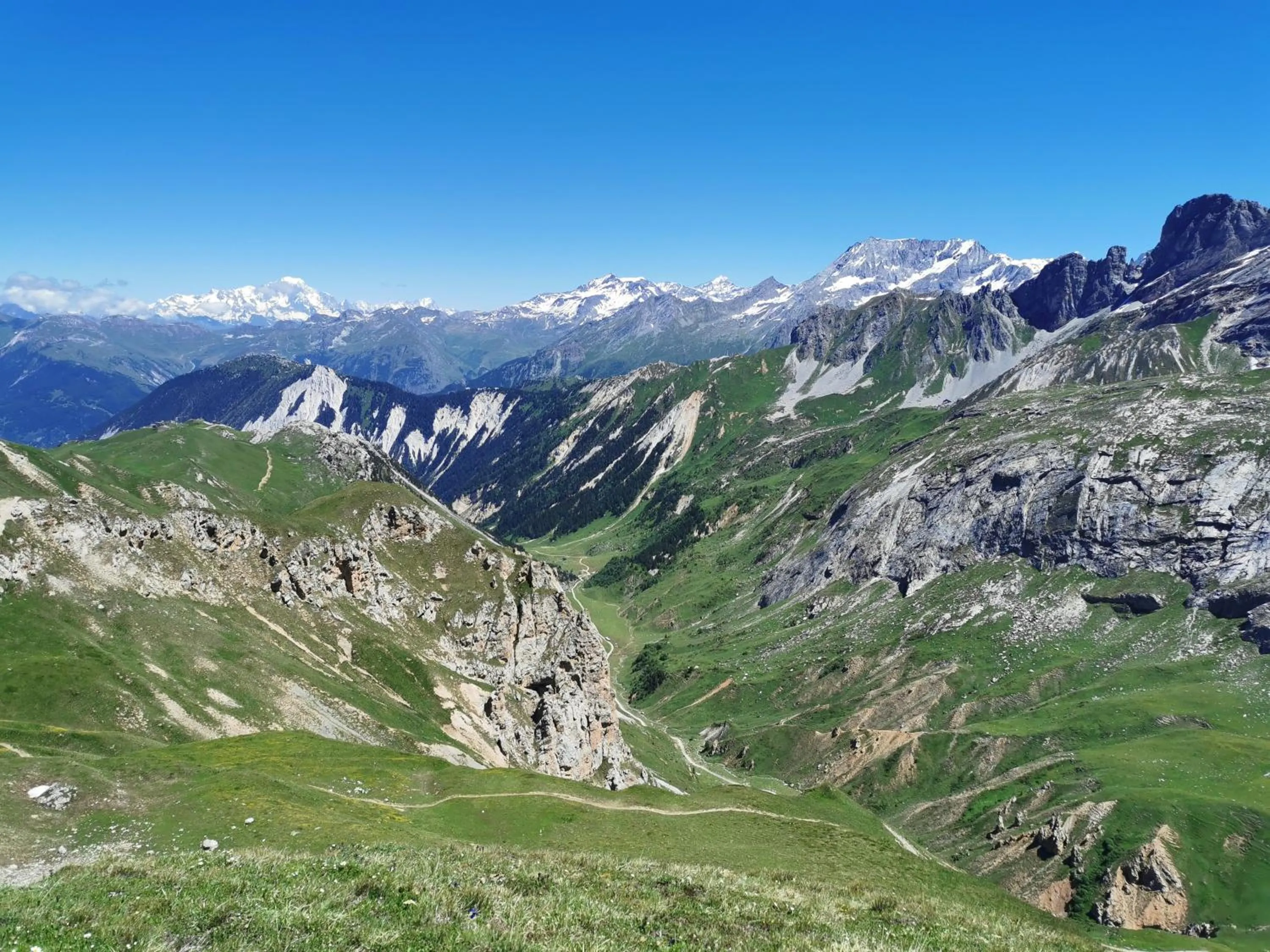 Natural landscape in Chalet Jardin d'Angèle Chambres d'hôtes