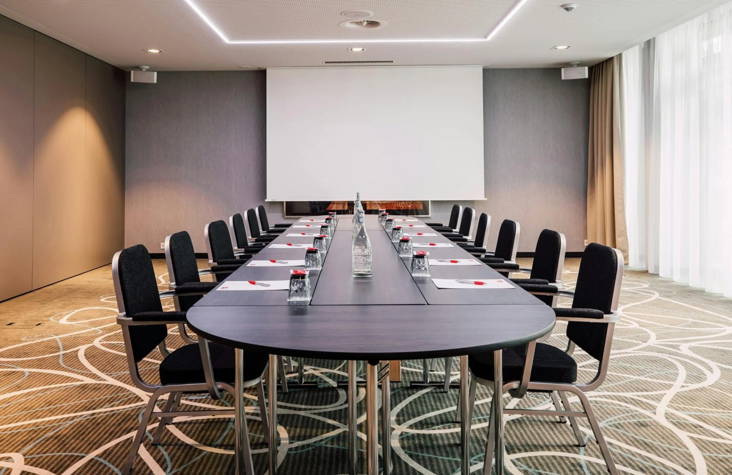 Meeting/conference room in Leonardo Hotel Zurich Airport