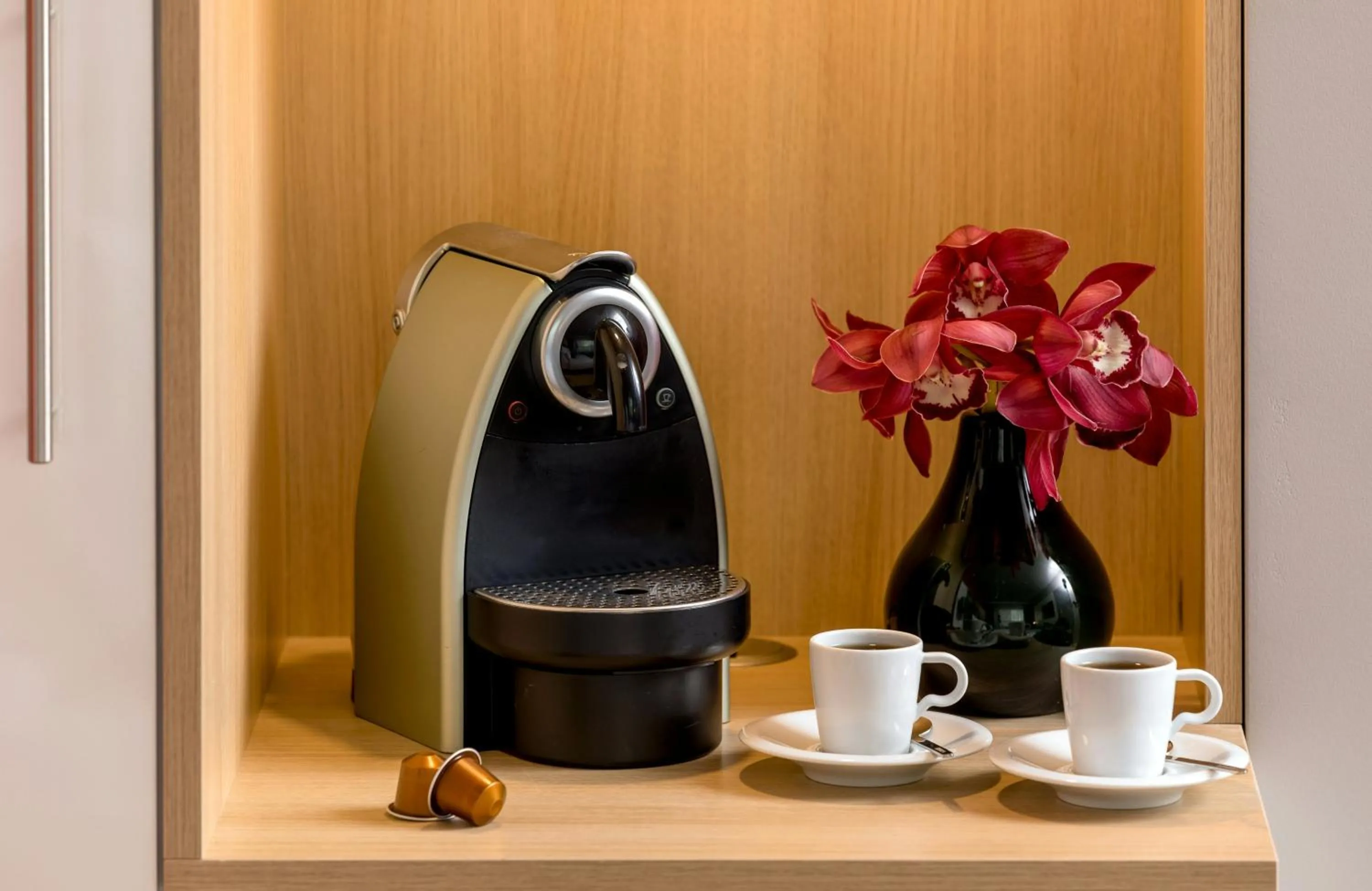 Photo of the whole room in Leonardo Hotel Zurich Airport