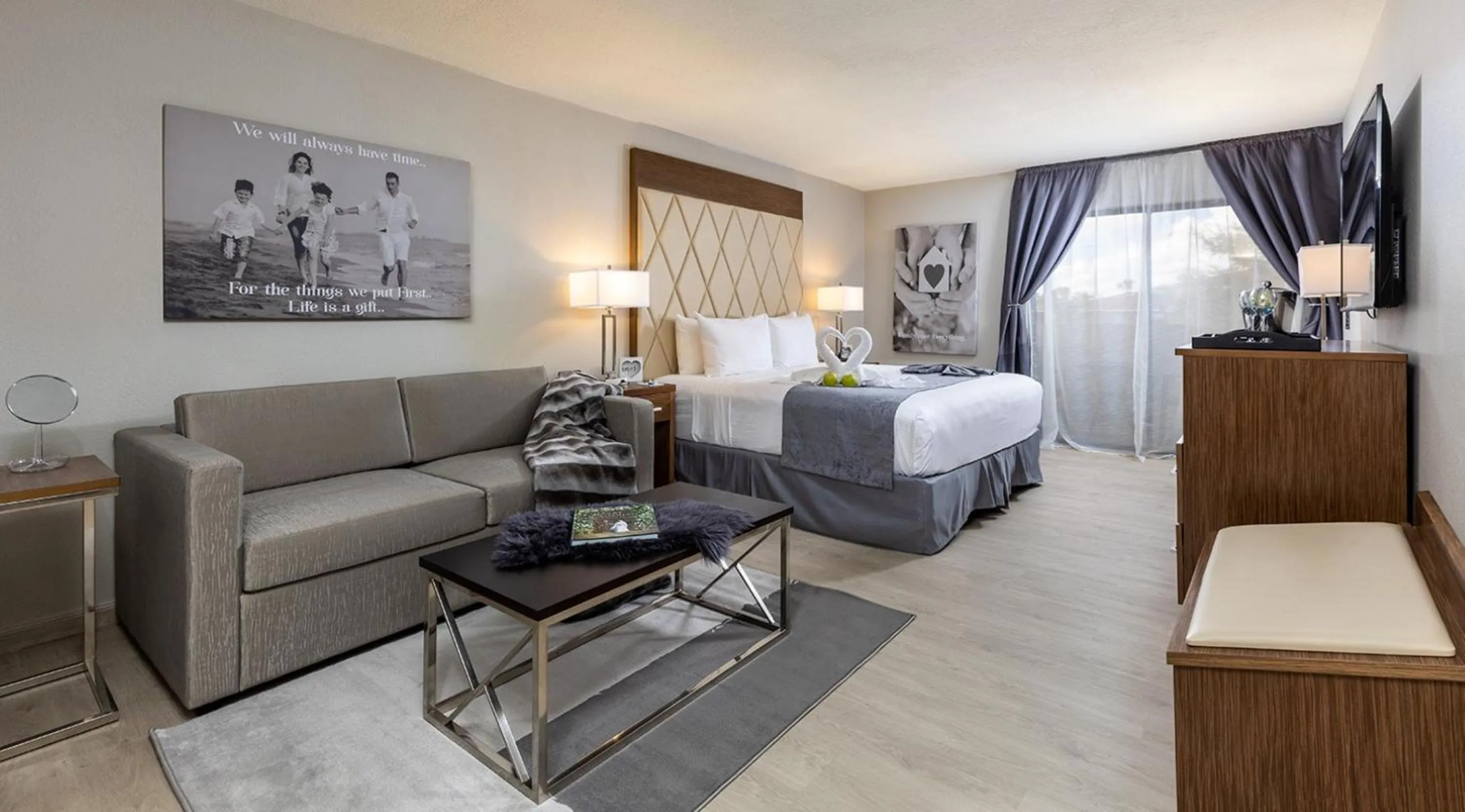 Photo of the whole room, Bed in Palazzo Lakeside Hotel