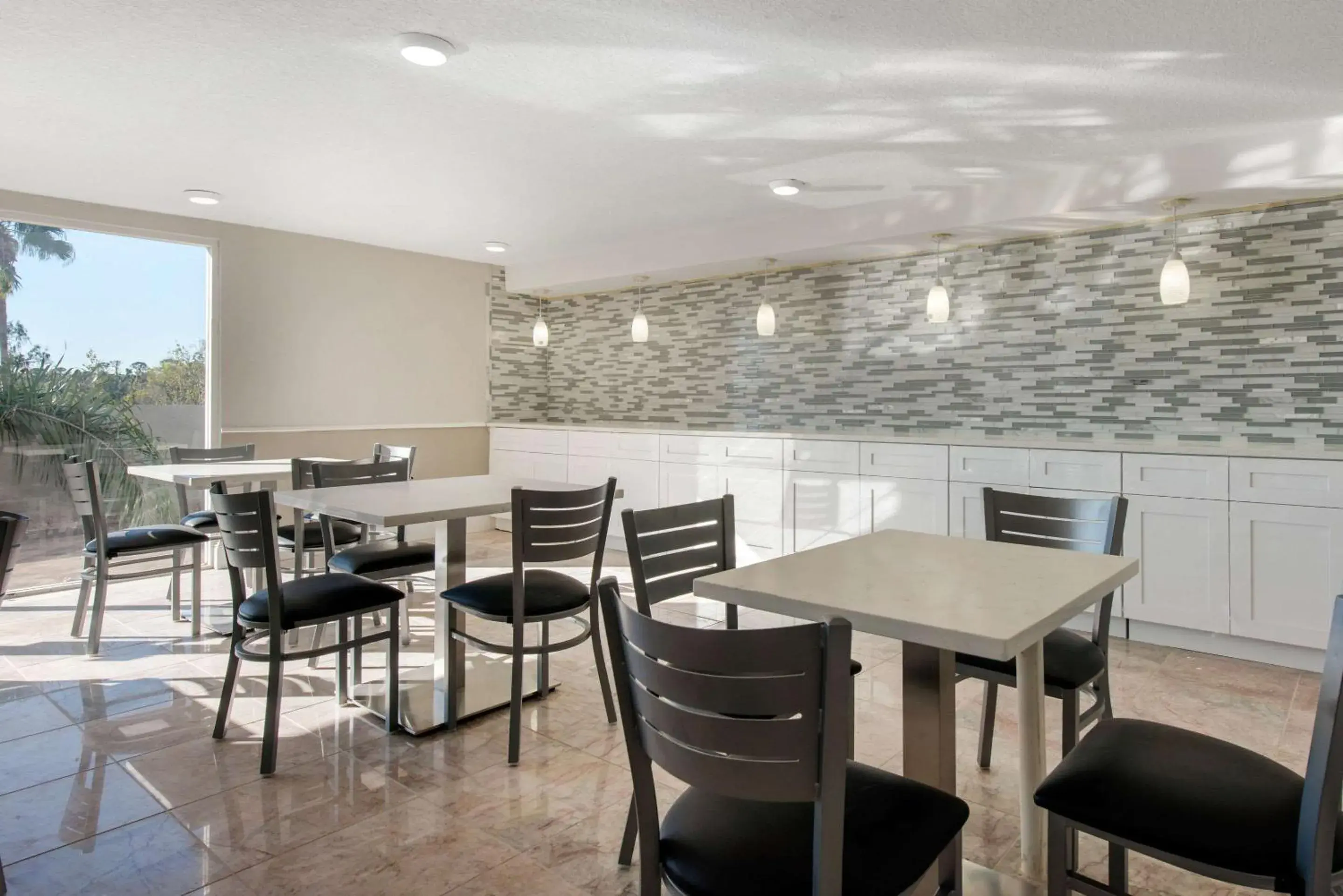 Restaurant/places to eat in Palazzo Lakeside Hotel Restaurant/places to eat in Palazzo Lakeside Hotel