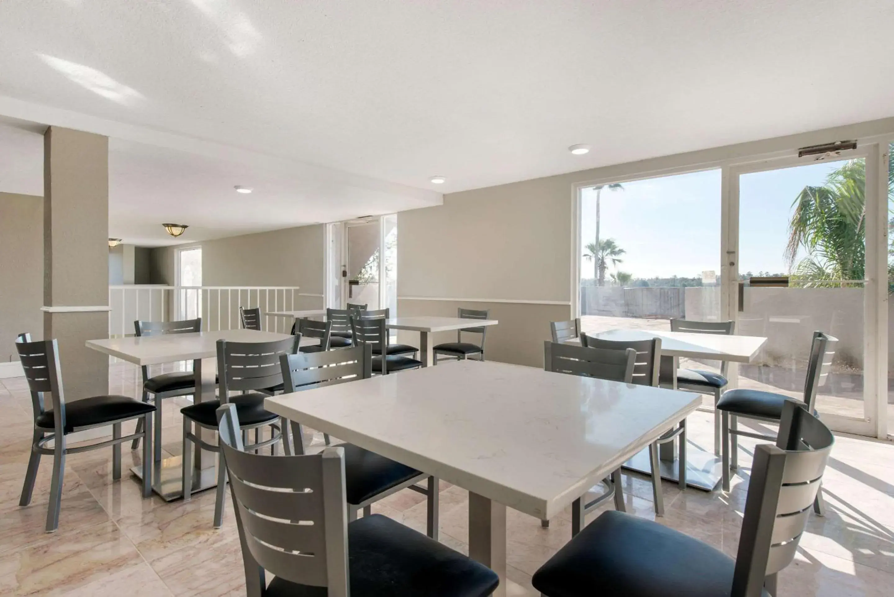 Restaurant/places to eat in Palazzo Lakeside Hotel Restaurant/places to eat in Palazzo Lakeside Hotel