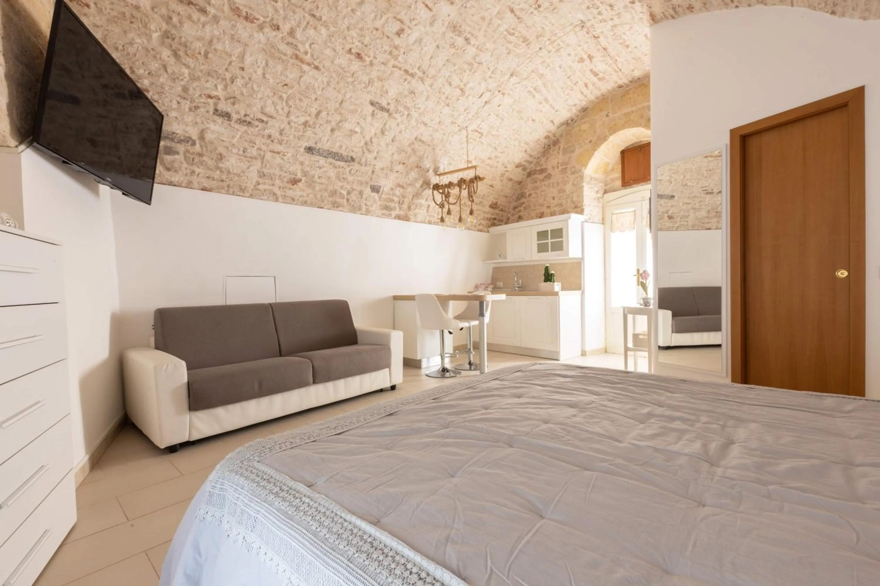 Photo of the whole room, Bed in B&B La finestra sui Giardini