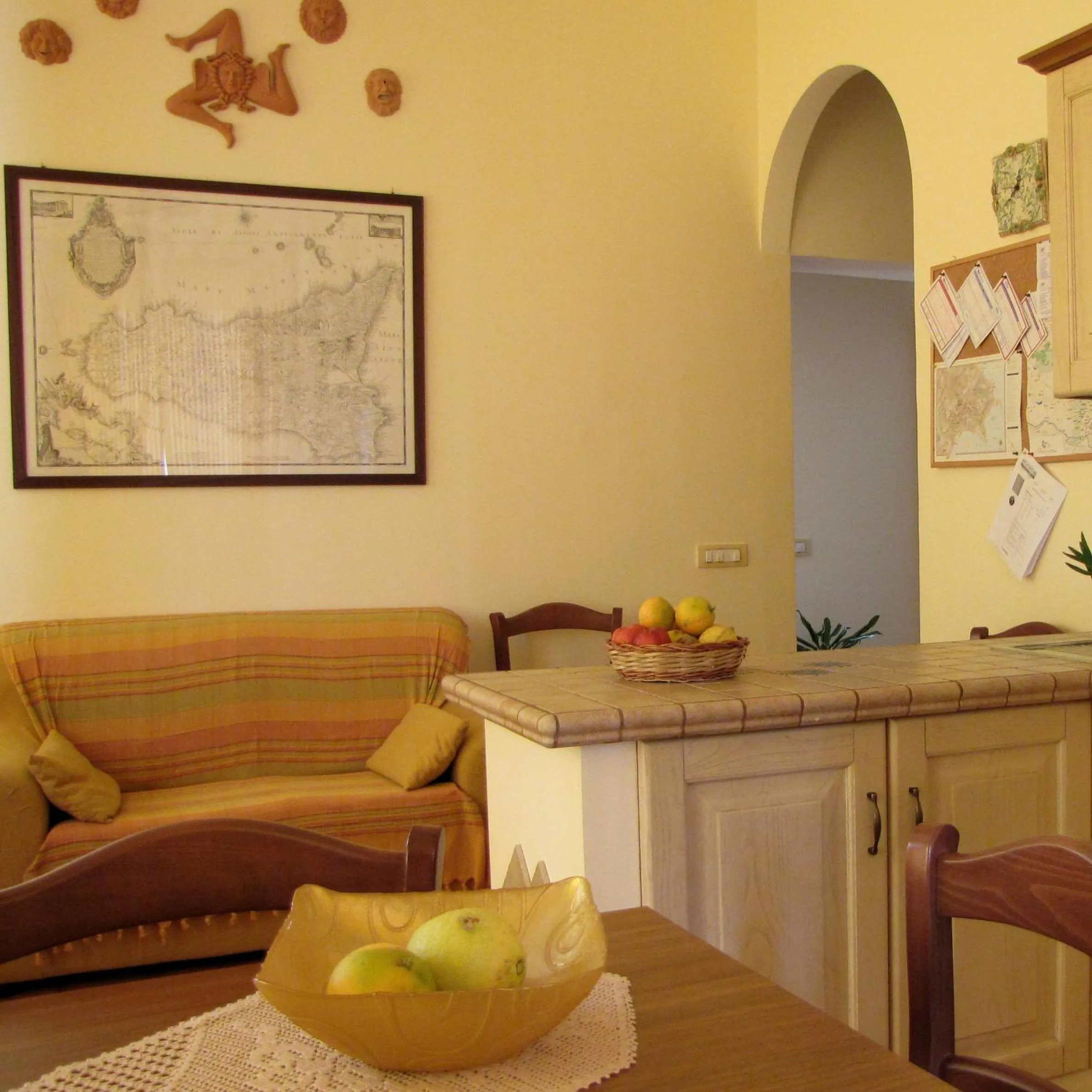 Communal lounge/ TV room in B&B Agon