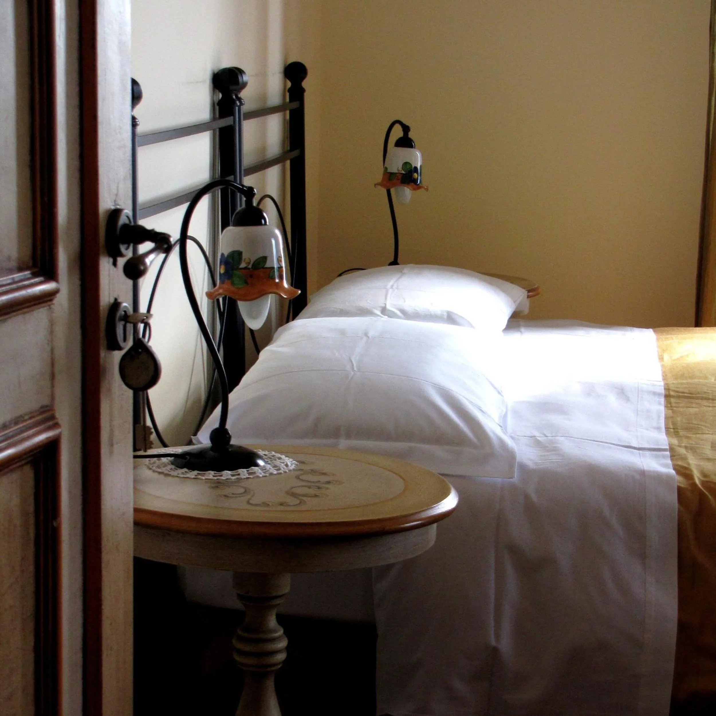 Decorative detail, Bed in B&B Agon