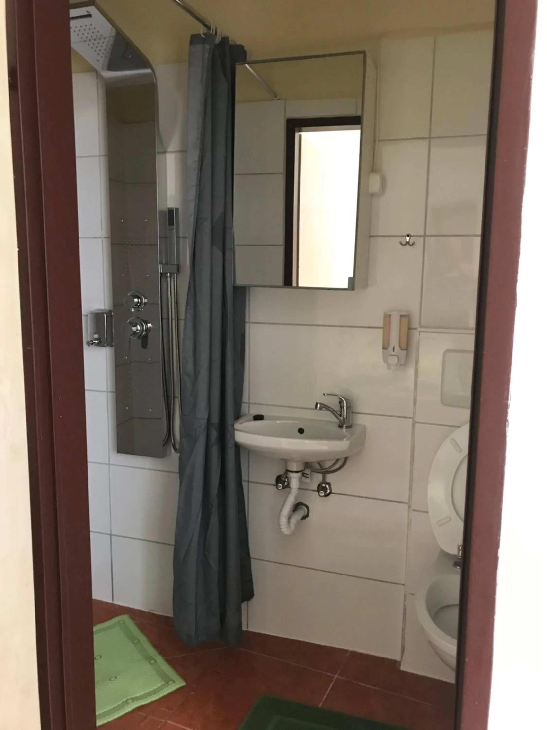 Shower in Viktoria ARTUR