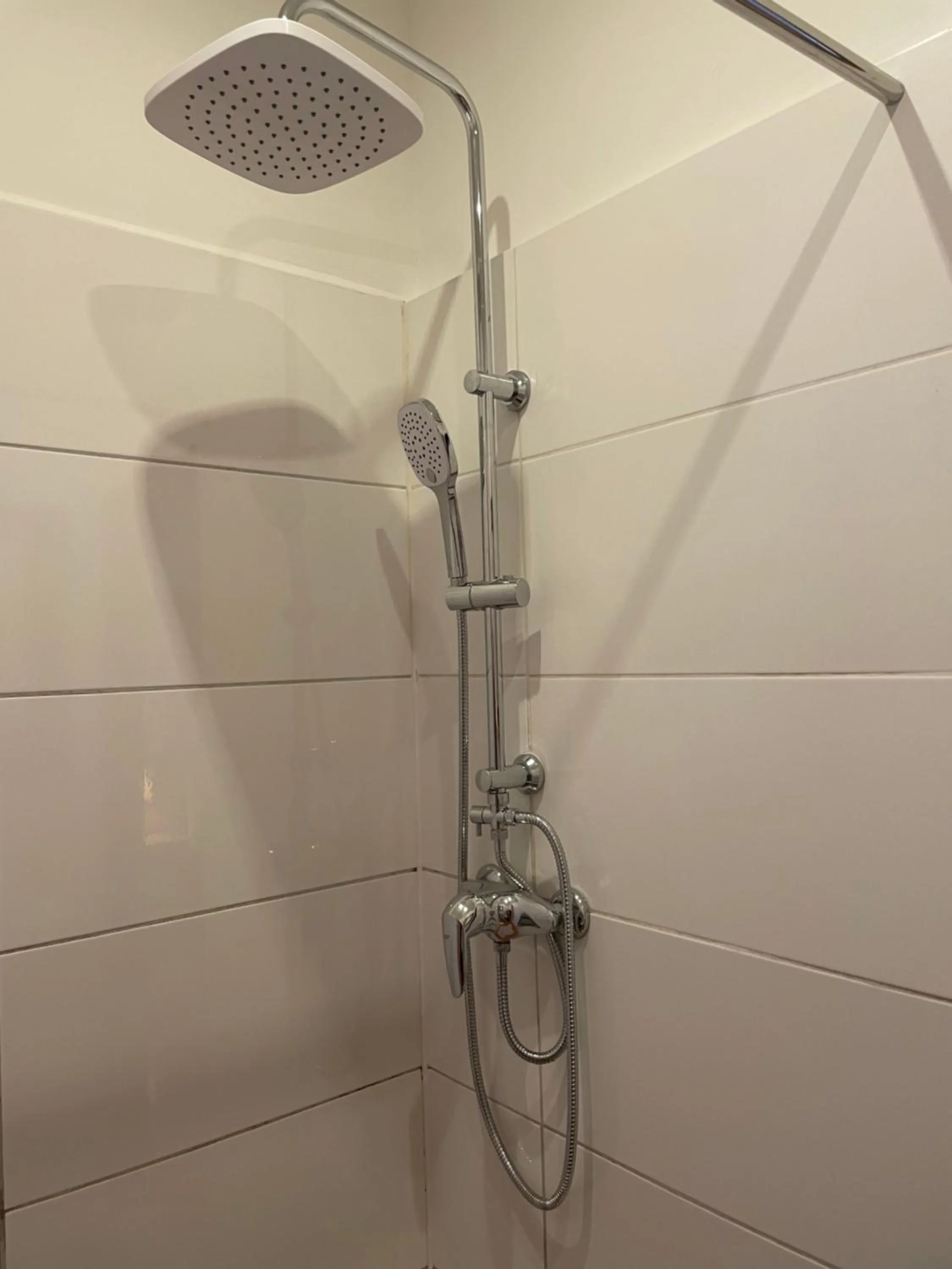 Shower in Viktoria ARTUR