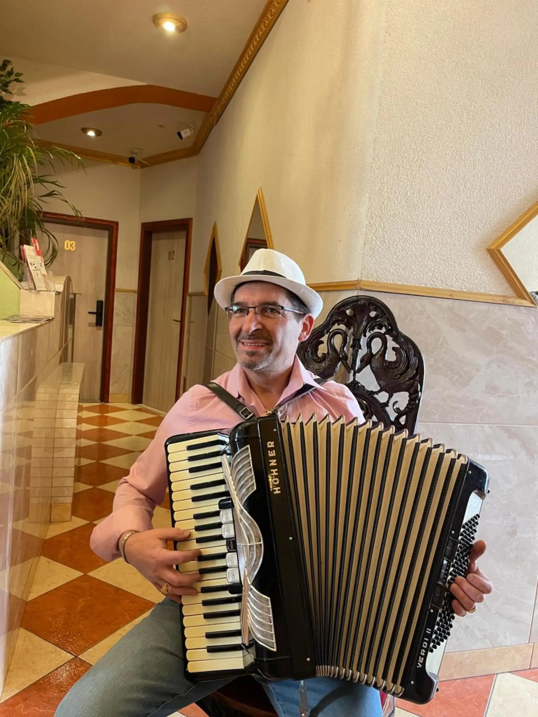 Viktoria ARTUR Viktoria ARTUR