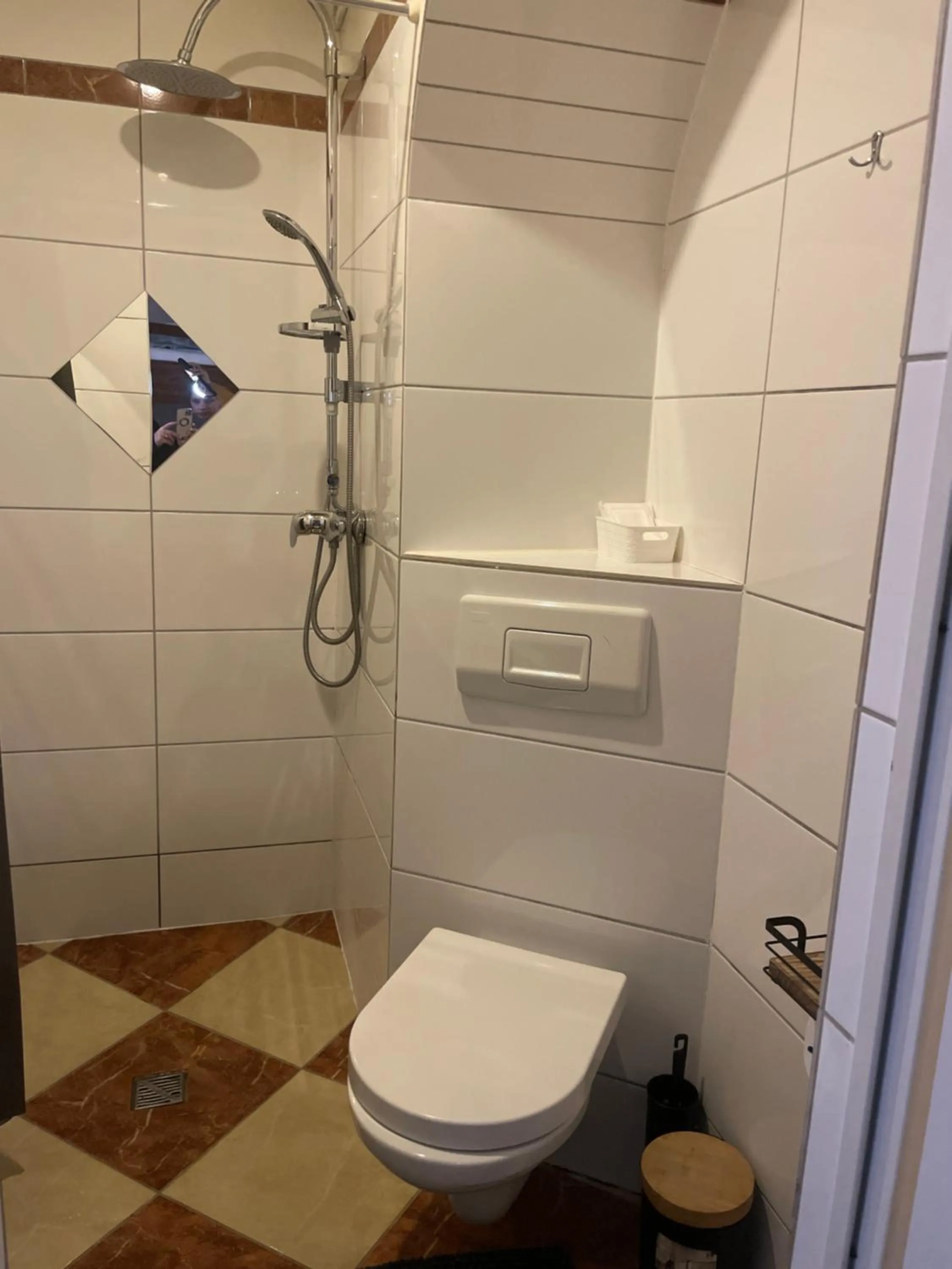 Shower in Viktoria ARTUR