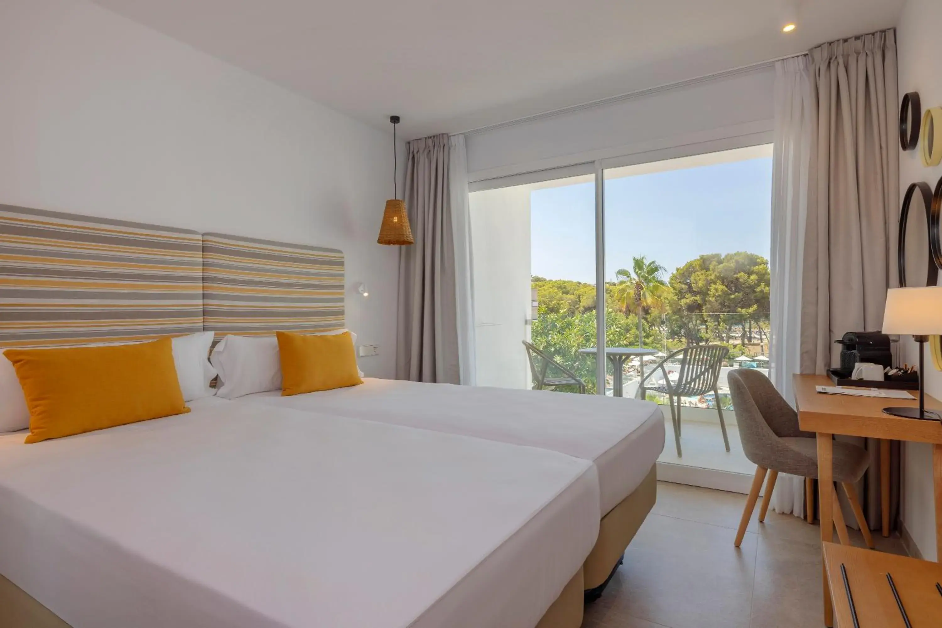 Twin room with Balcony and Partial Beach View - single occupancy in HM Isabela-Adults Only Twin room with Balcony and Partial Beach View - single occupancy in HM Isabela-Adults Only