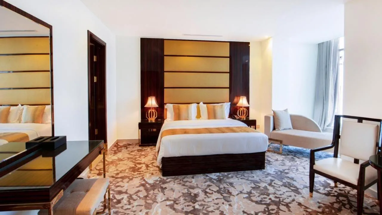 Bedroom, Bed in Golden Dream Hotel