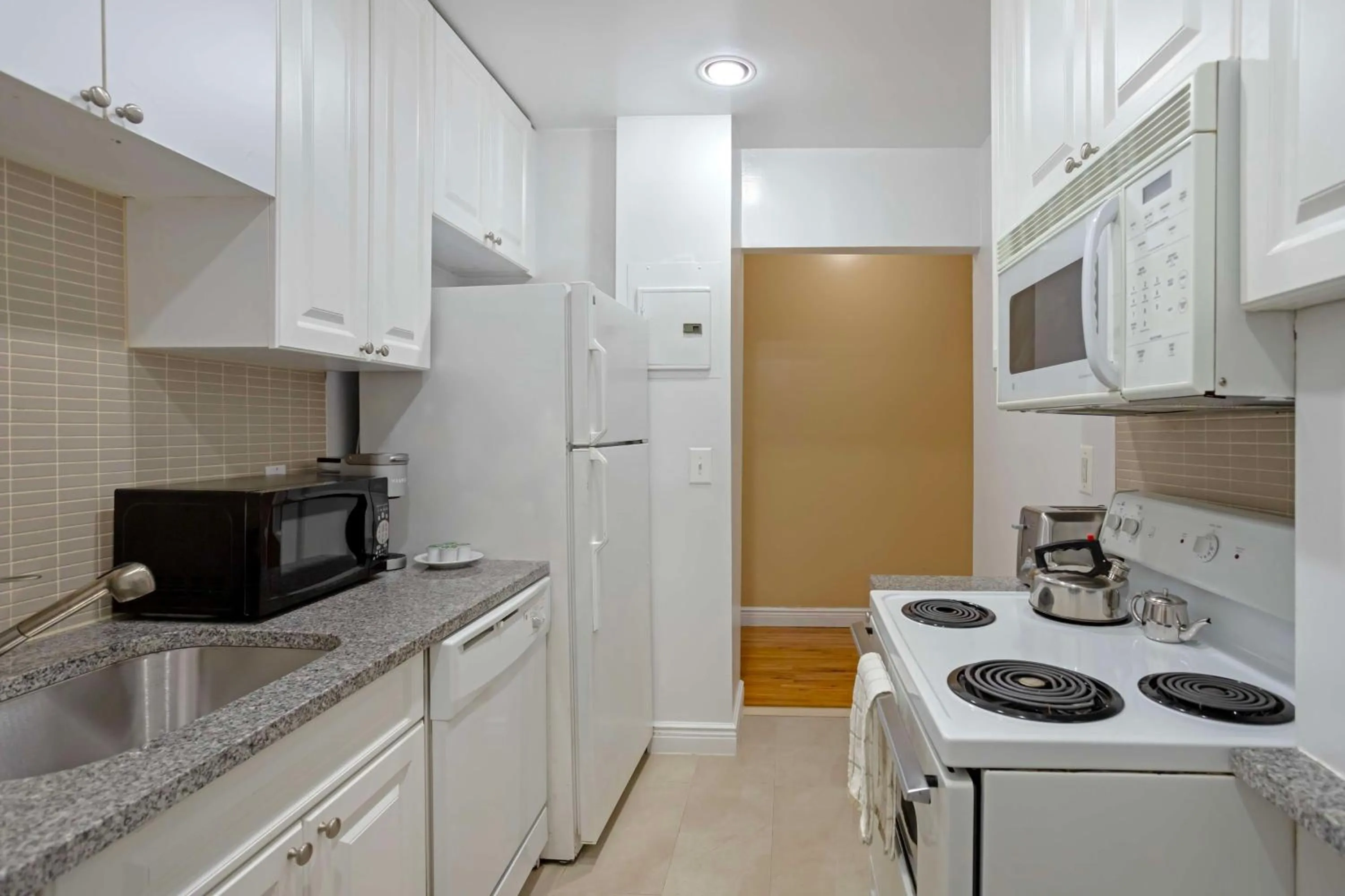 Bedroom in Best Western Plus Hospitality House Suites