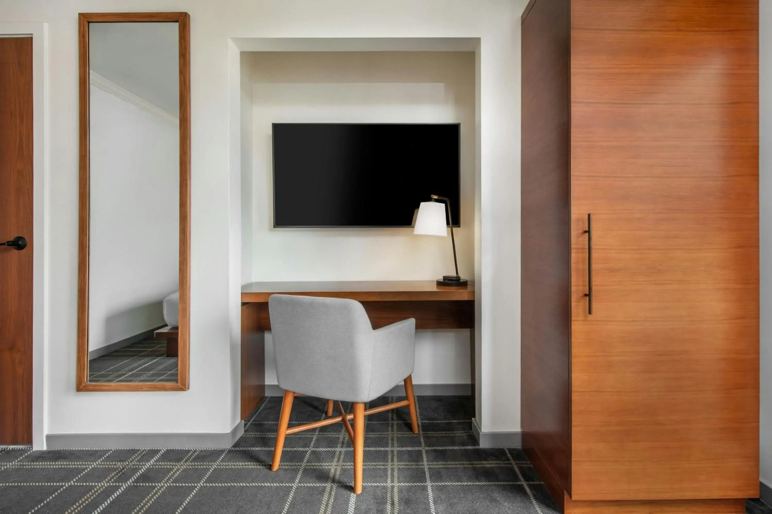 Photo of the whole room in FOUND Hotels, Santa Monica, Series by Marriott Photo of the whole room in FOUND Hotels, Santa Monica, Series by Marriott