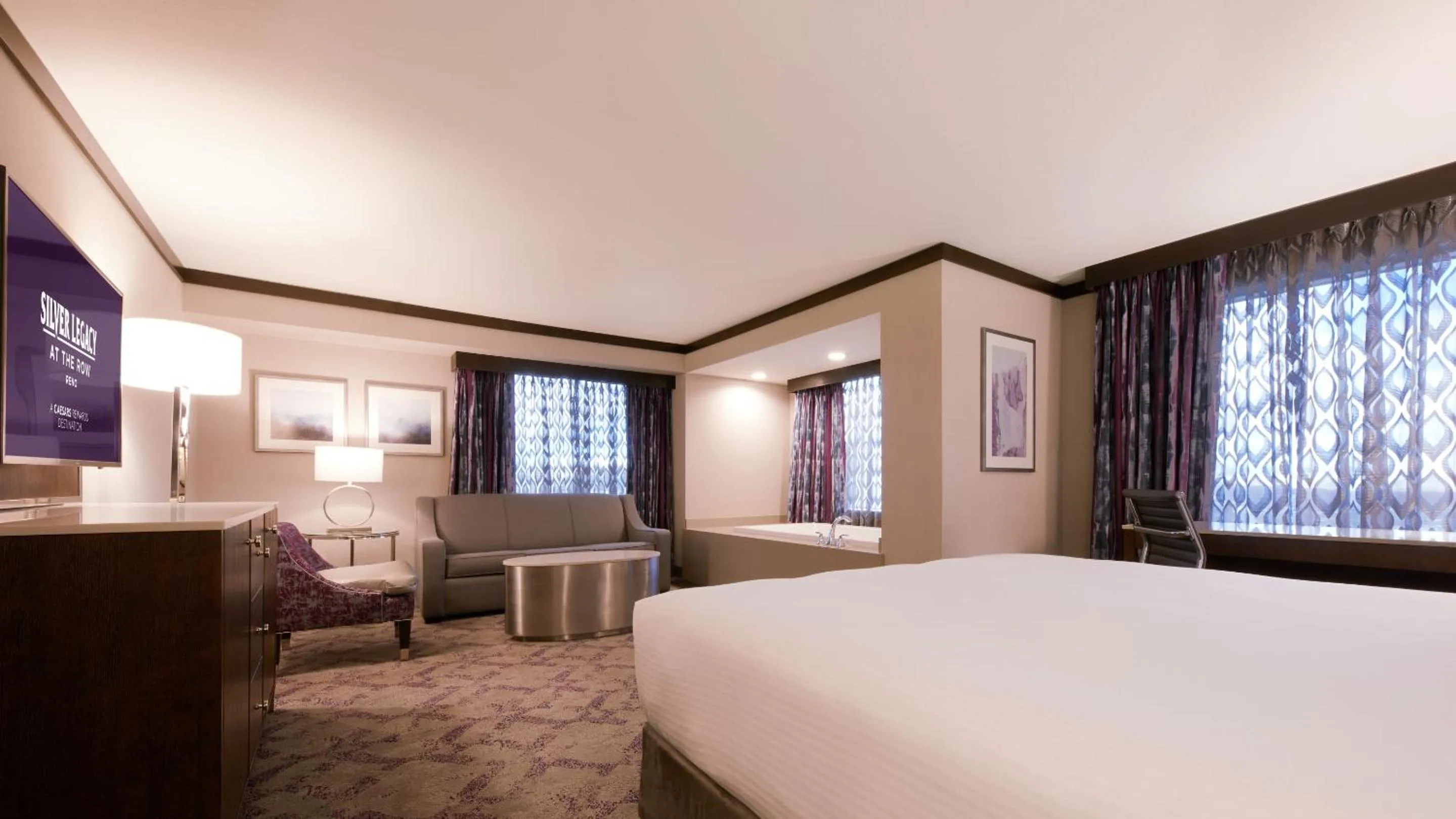 Bedroom, Bed in Silver Legacy Reno, A Caesars Destination