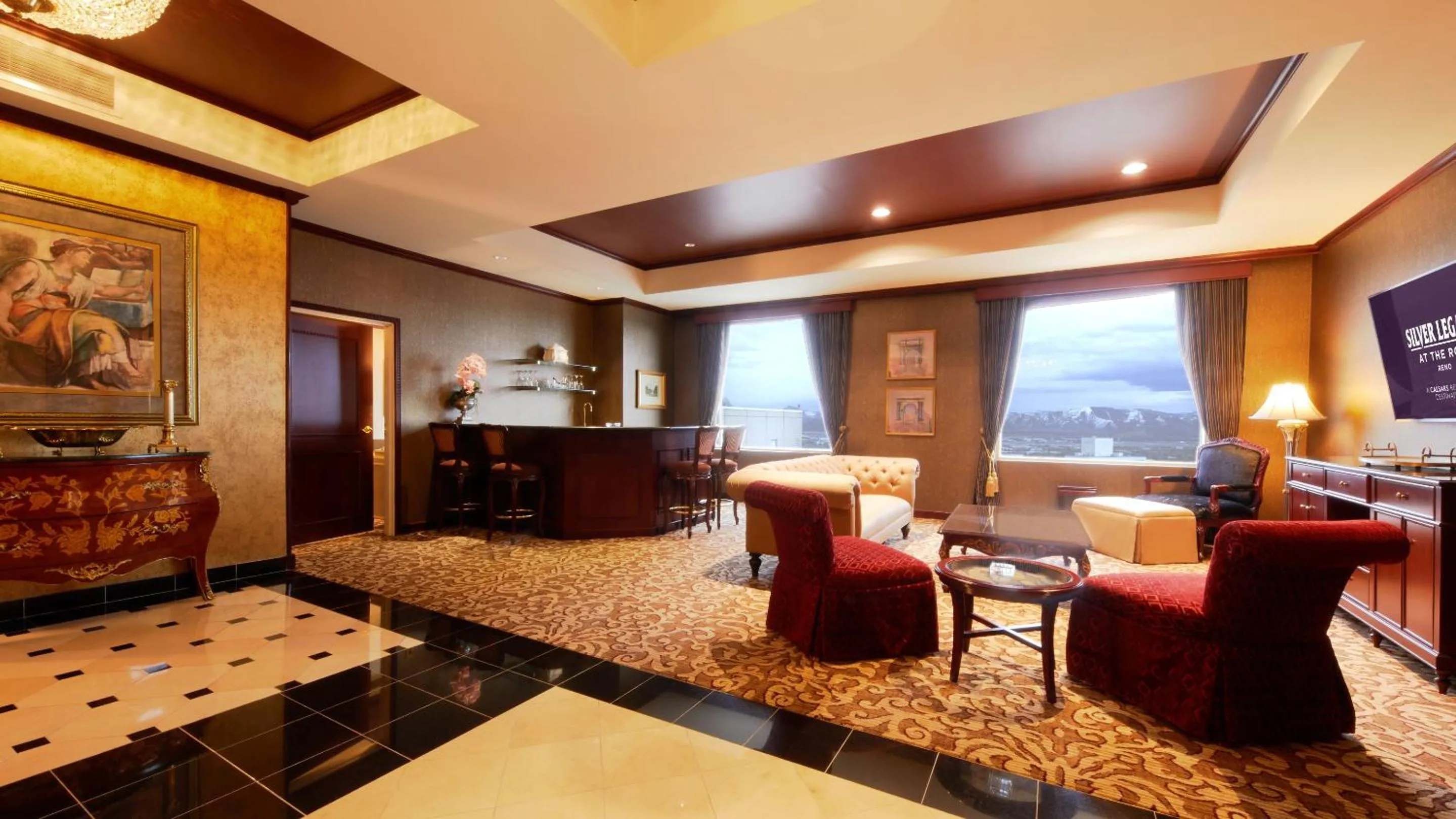 Living room in Silver Legacy Reno, A Caesars Destination