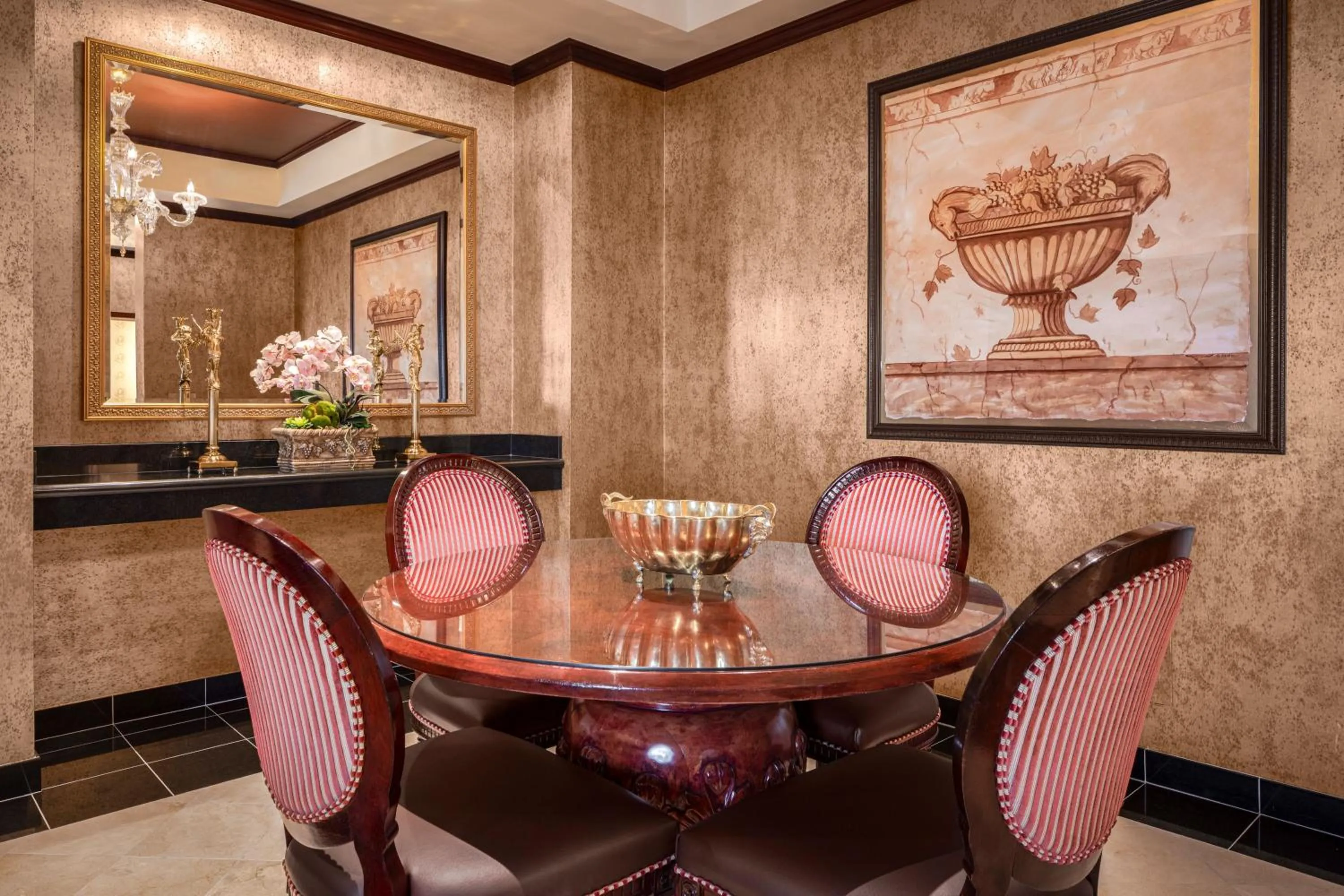 Dining area in Silver Legacy Reno, A Caesars Destination