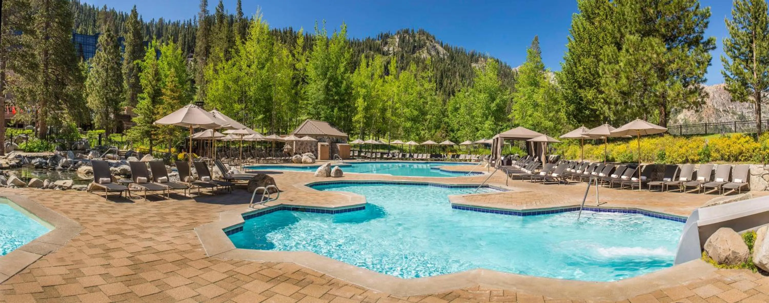 Swimming pool in Everline Resort and Spa, Lake Tahoe