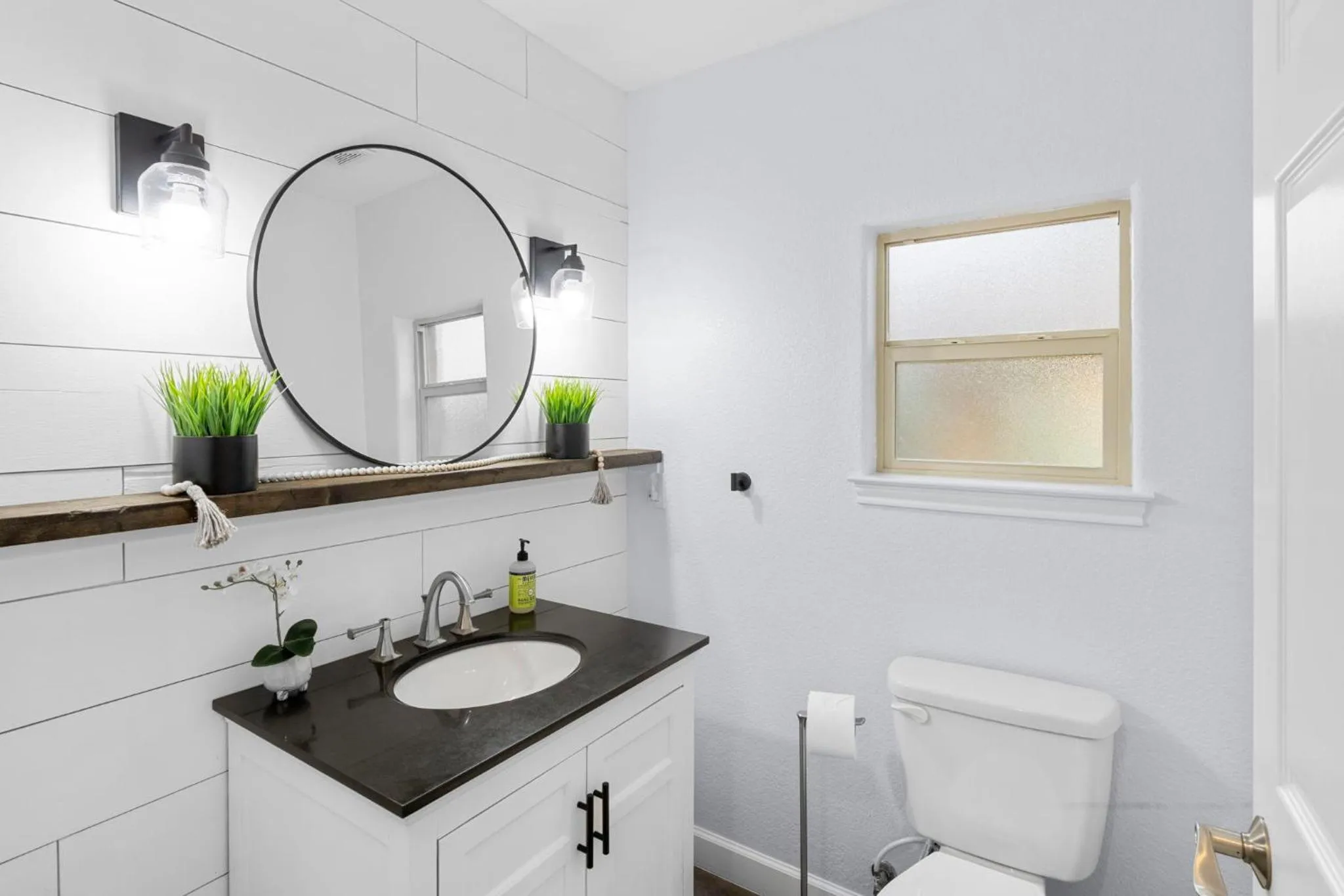 Lake LBJ 4BR Home w/ Boat Deck, Huge Yard