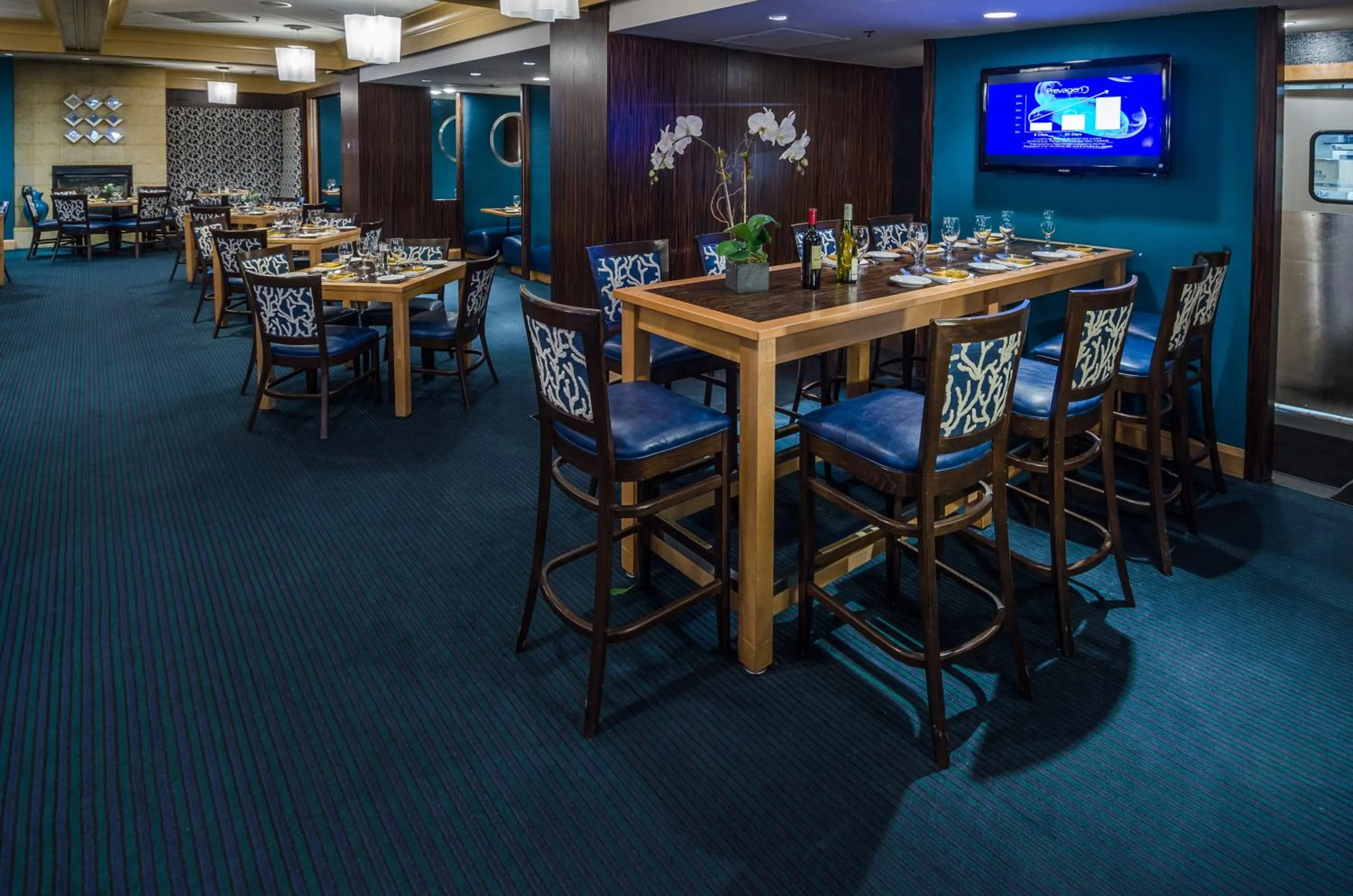 Restaurant/places to eat in Beacon Hotel & Corporate Quarters