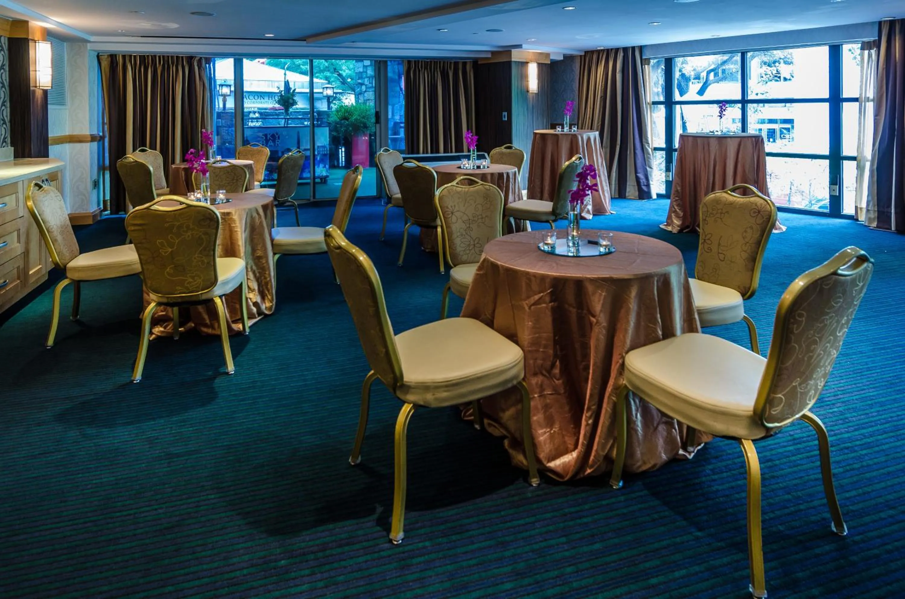 Business facilities in Beacon Hotel & Corporate Quarters