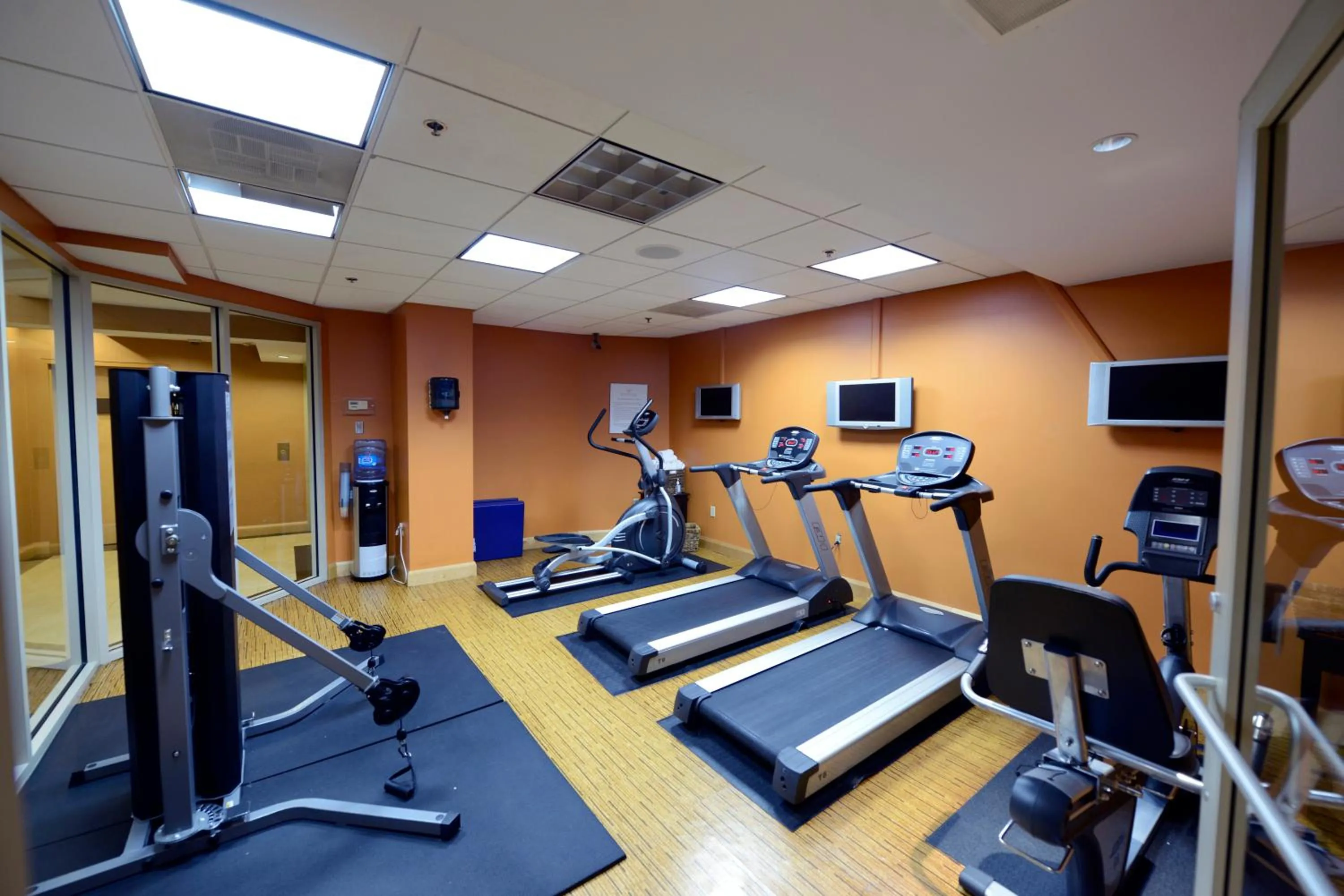 Fitness centre/facilities in Beacon Hotel & Corporate Quarters