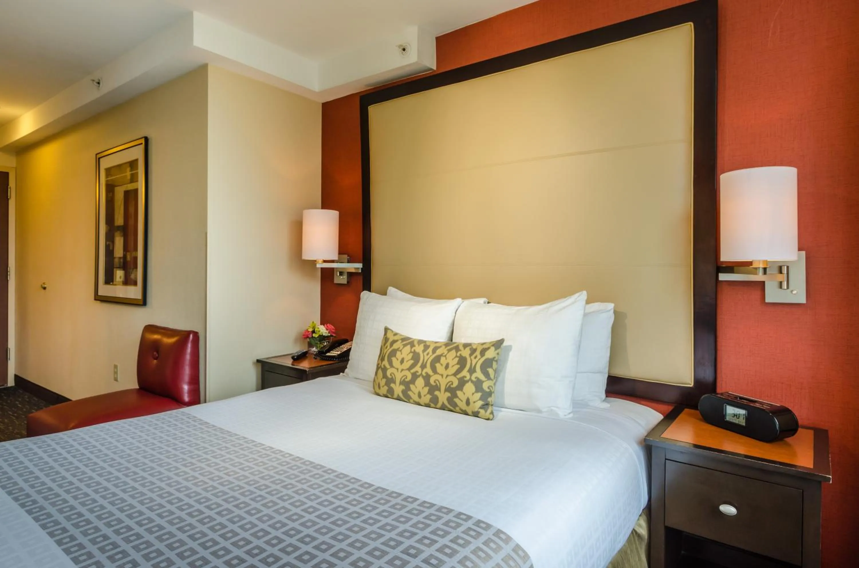 Photo of the whole room, Bed in Beacon Hotel & Corporate Quarters