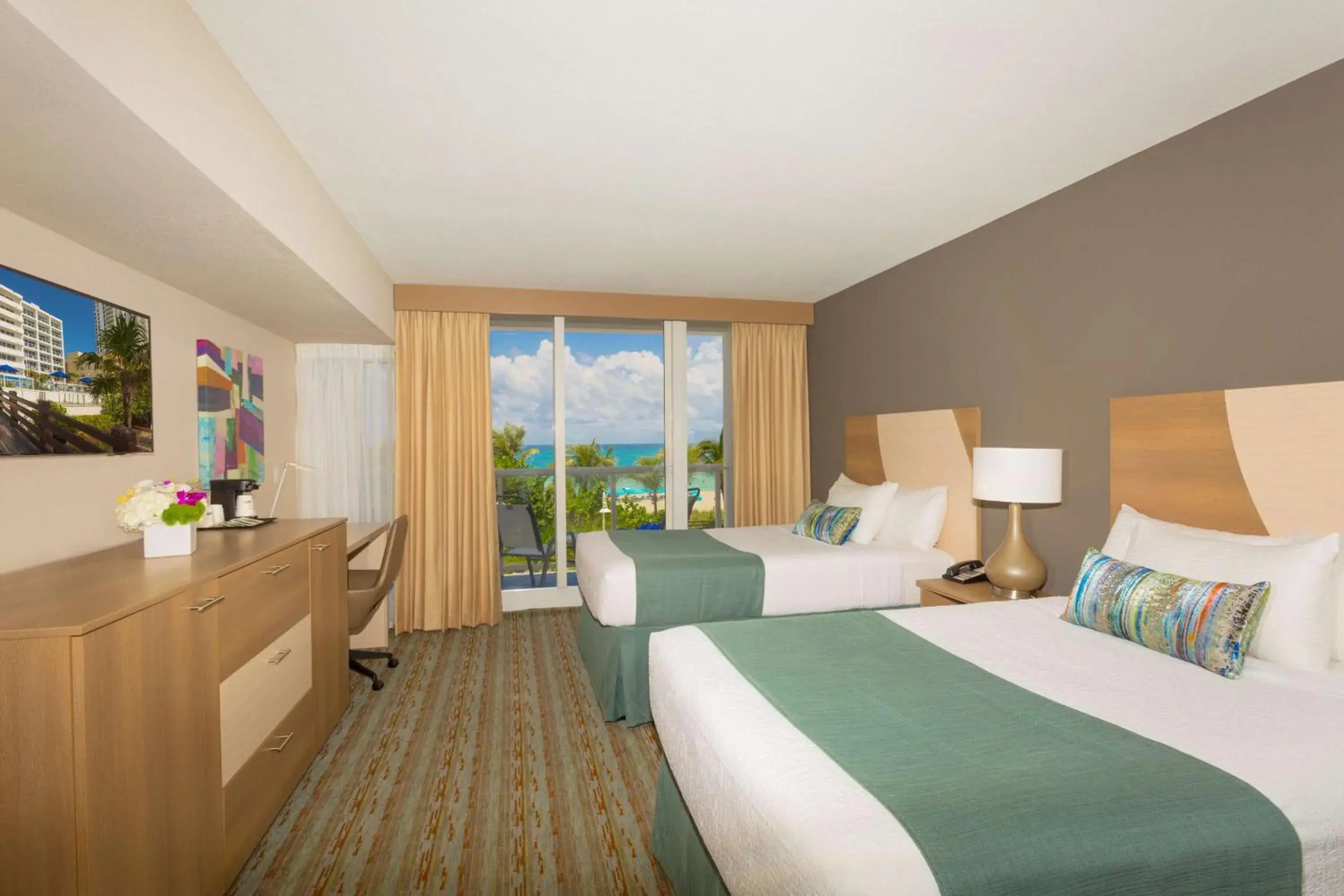 Photo of the whole room, Bed in Best Western Plus Atlantic Beach Resort Photo of the whole room, Bed in Best Western Plus Atlantic Beach Resort