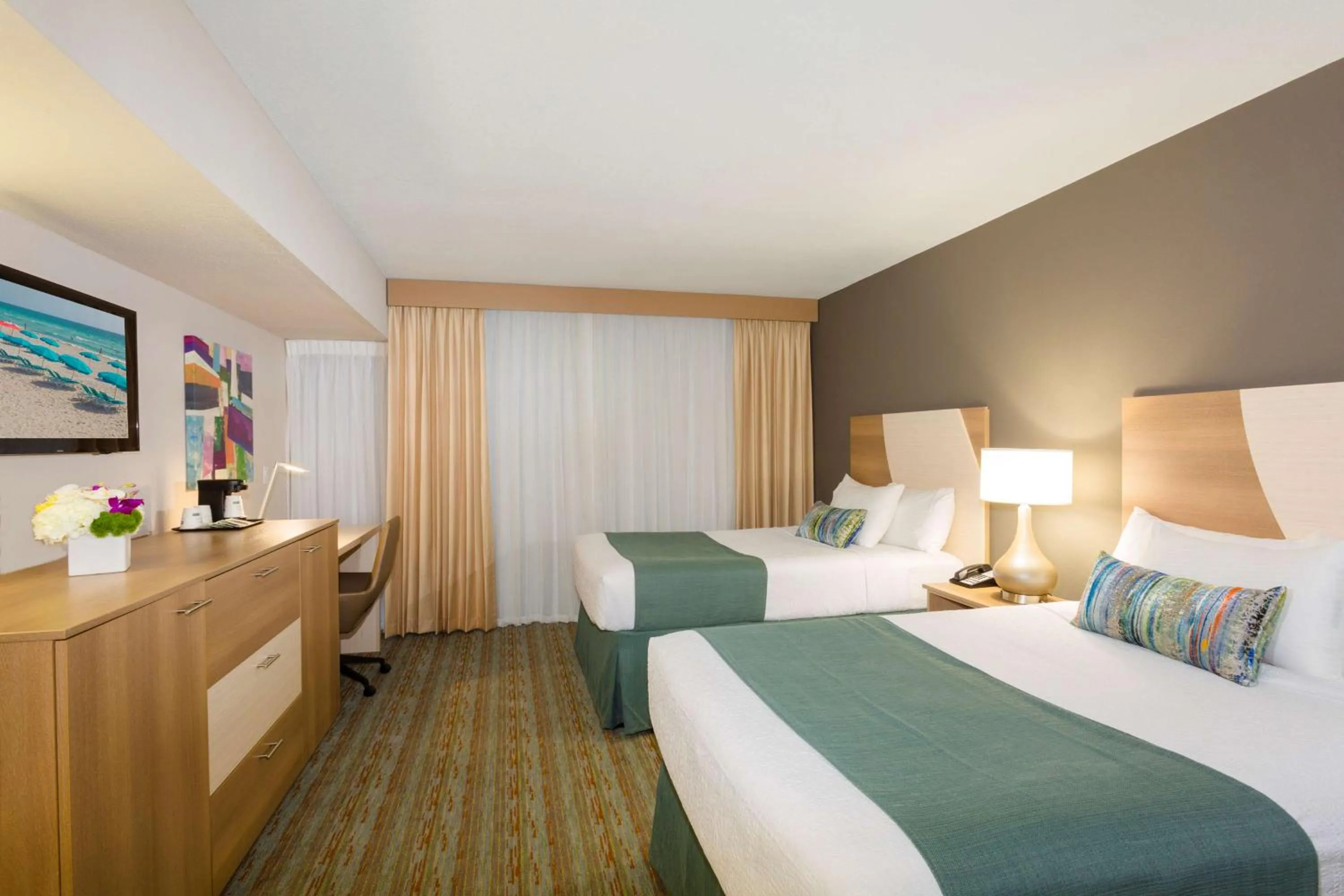 Photo of the whole room, Bed in Best Western Plus Atlantic Beach Resort