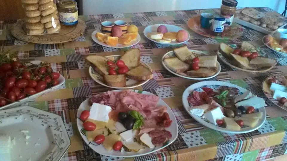 Italian breakfast in La Via Del Mare