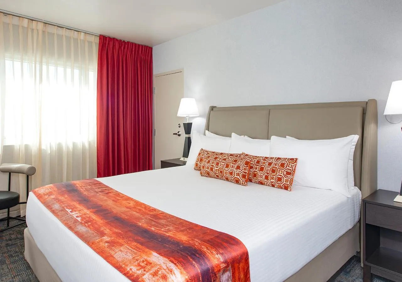 Bed in Four Queens Hotel and Casino