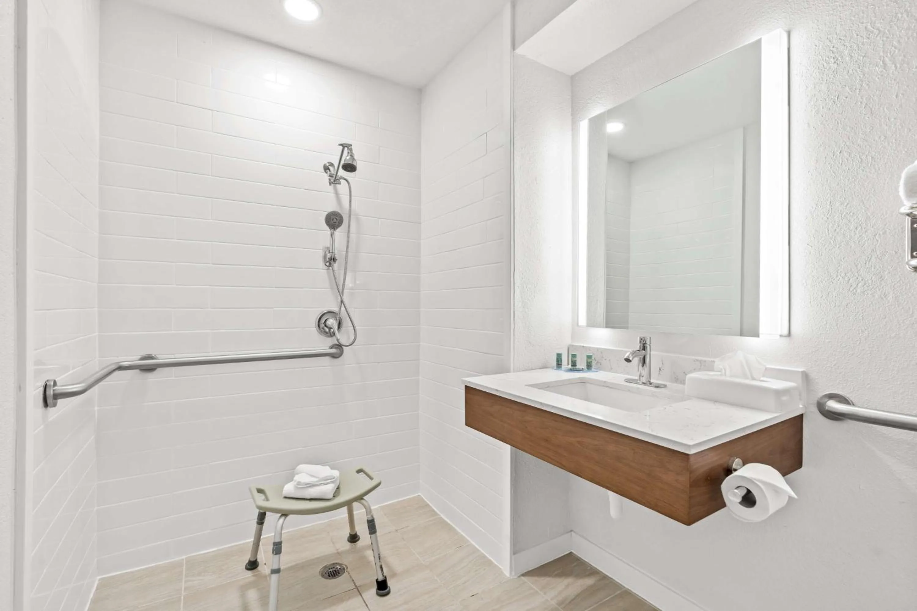 Bathroom in Best Western Airport Inn & Suites