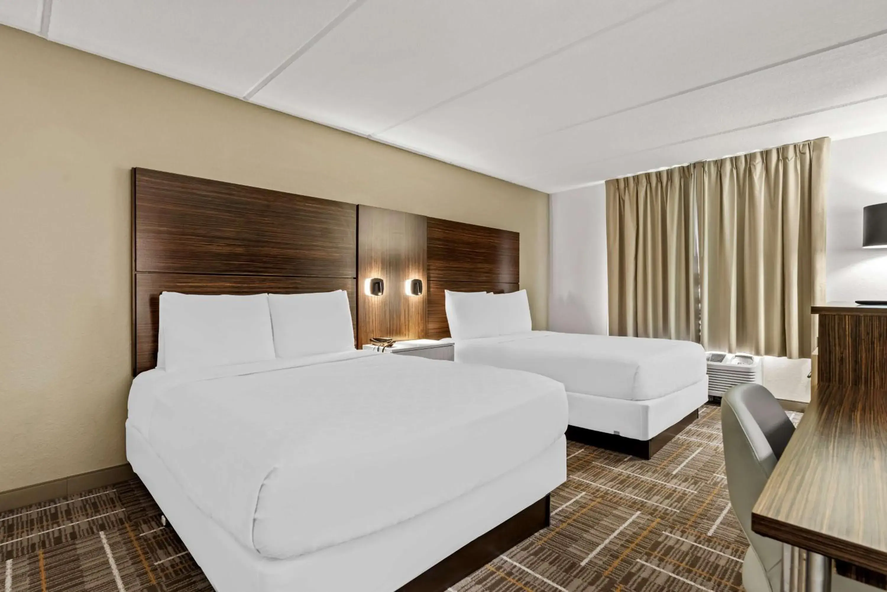 Bedroom, Bed in Best Western Airport Inn & Suites Bedroom, Bed in Best Western Airport Inn & Suites