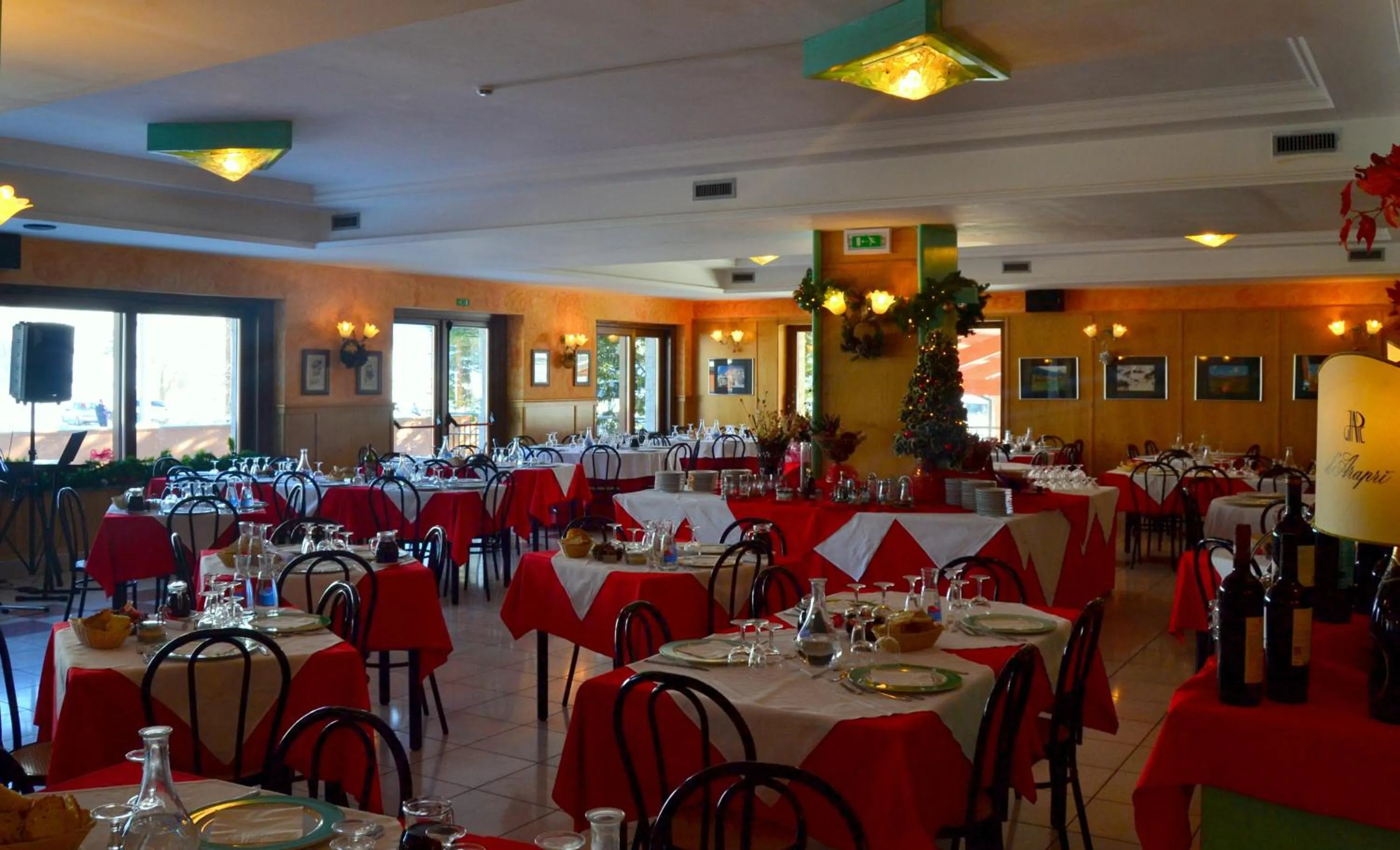 Restaurant/places to eat in Alba Sporting Hotel