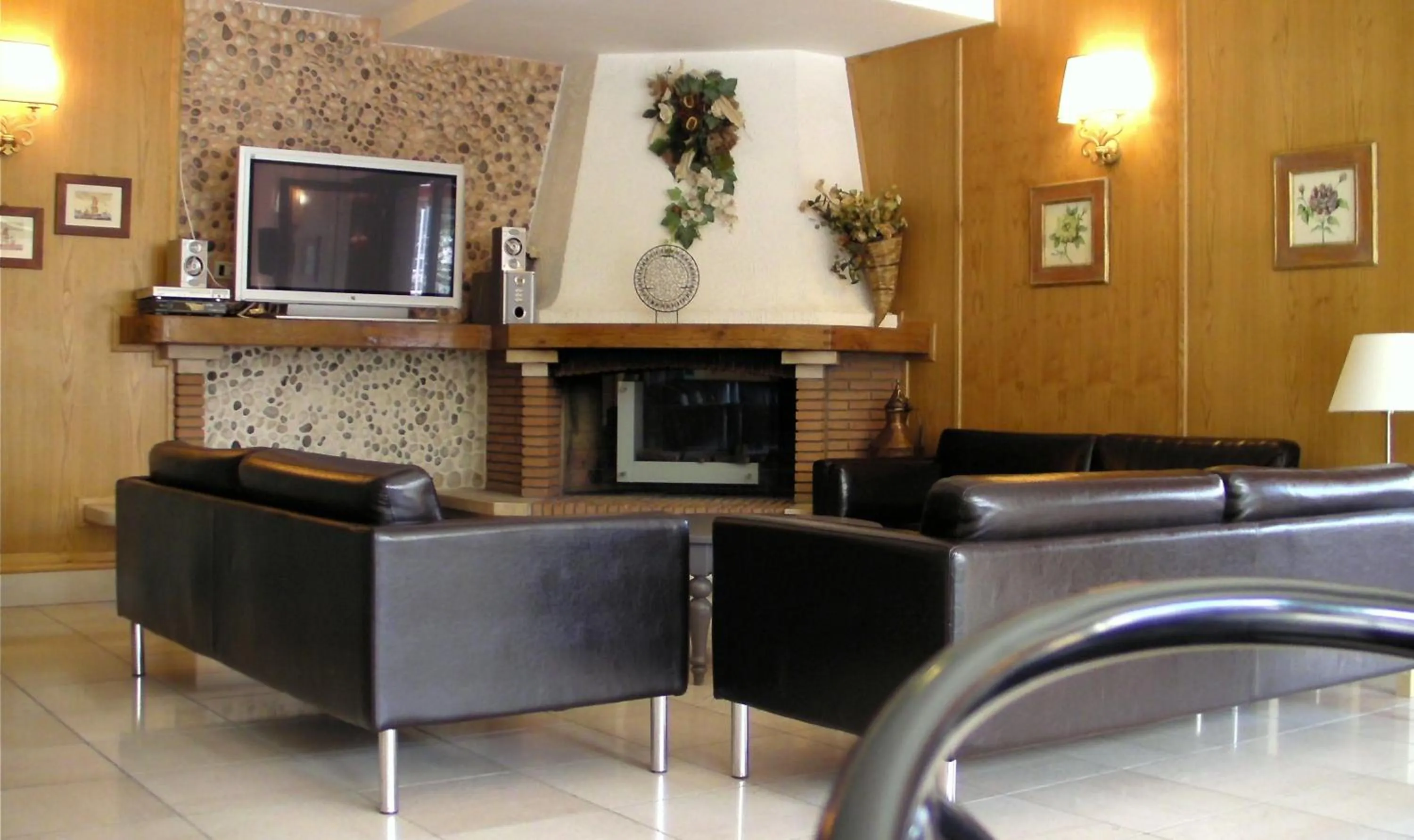 TV and multimedia in Alba Sporting Hotel