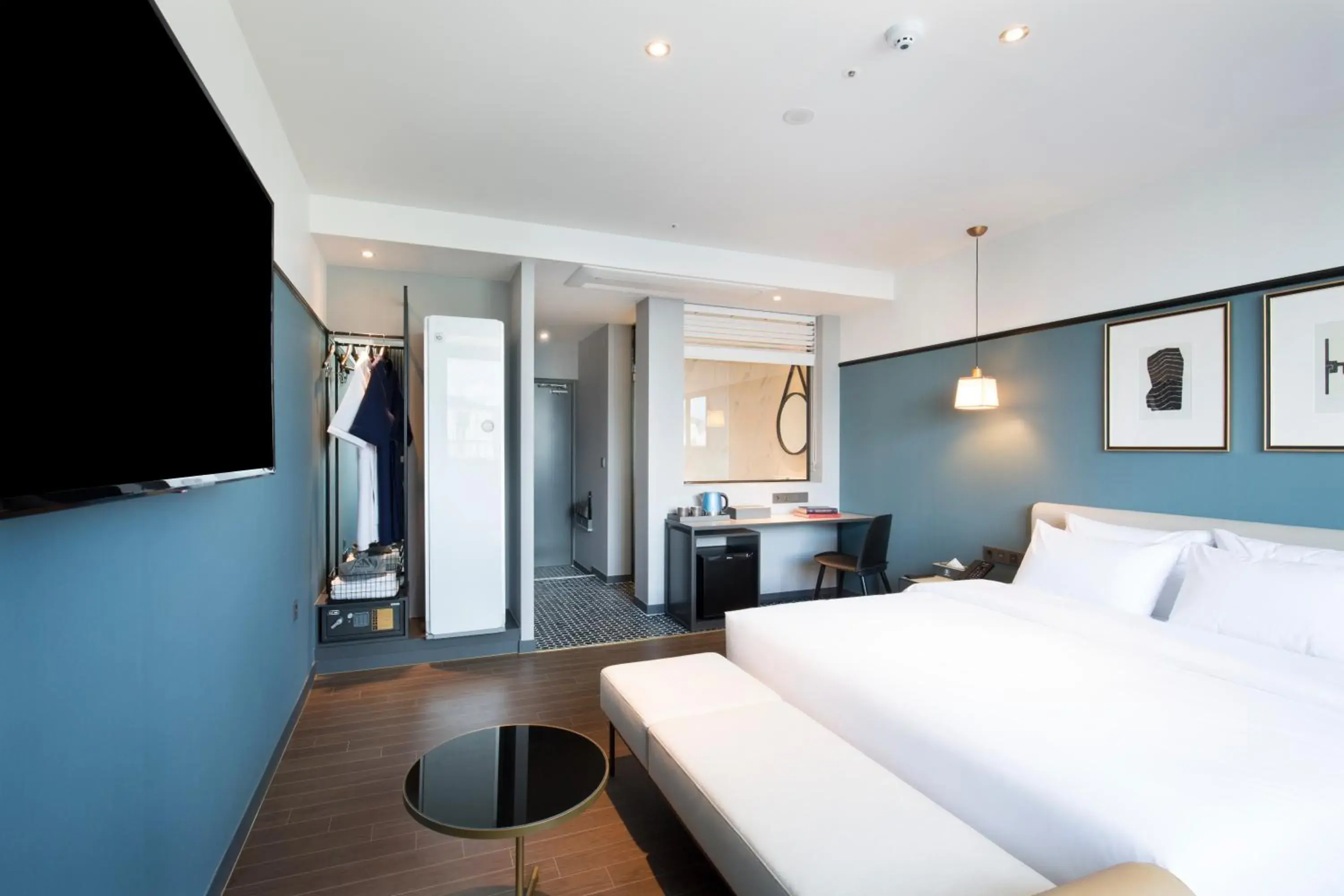 Living room, Bed in Brown Dot Hotel Jinju Living room, Bed in Brown Dot Hotel Jinju