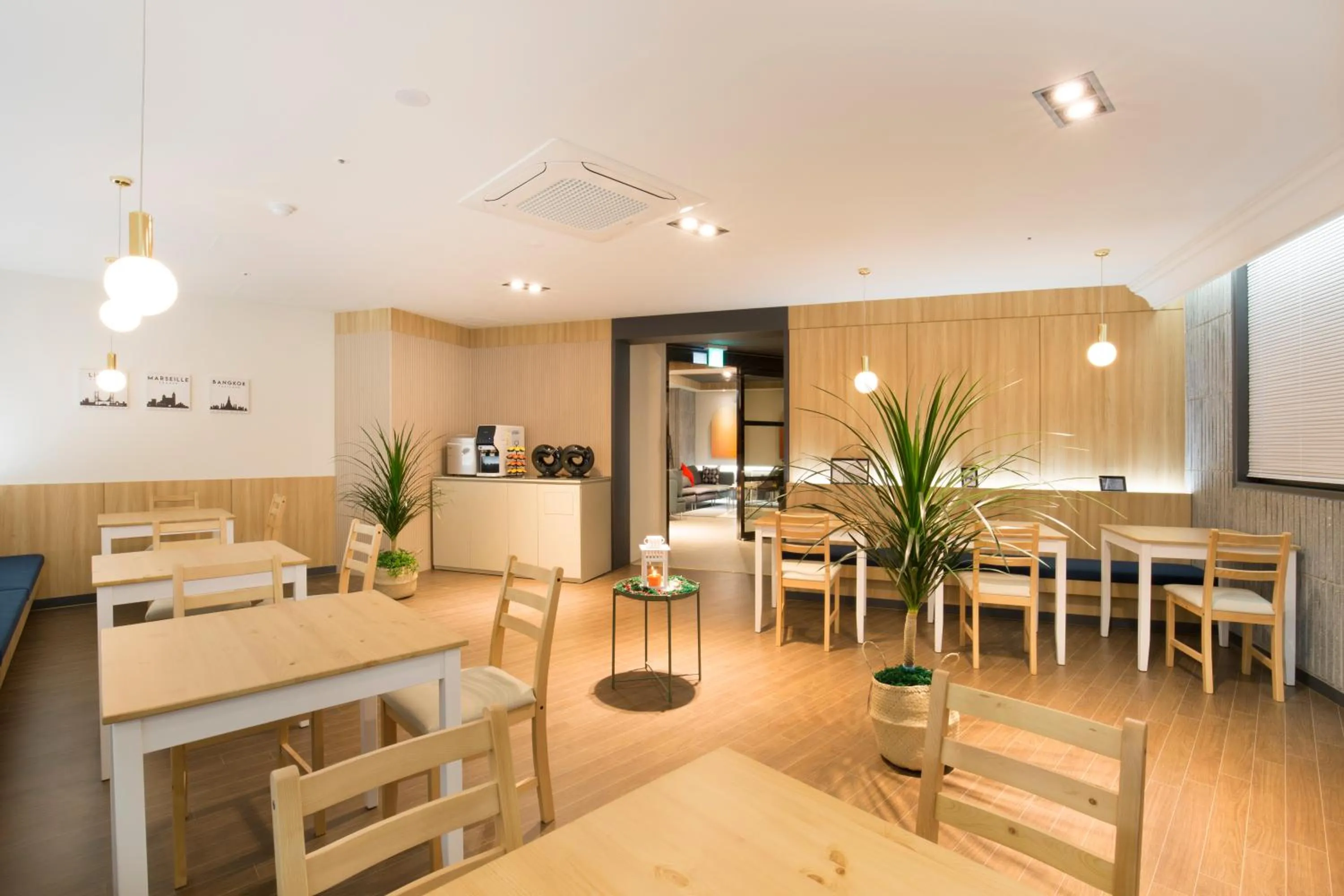 Restaurant/places to eat in Brown Dot Hotel Jinju
