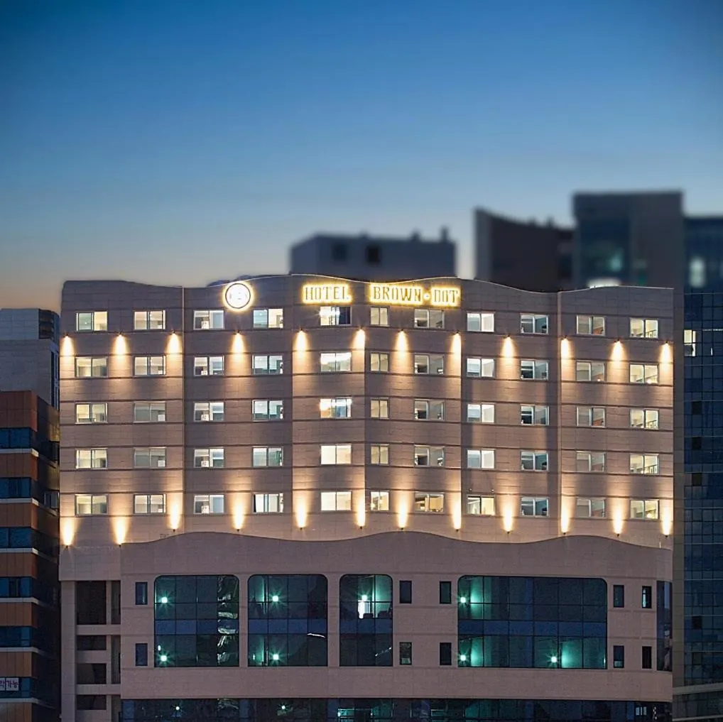 Property building in Brown Dot Hotel Jinju