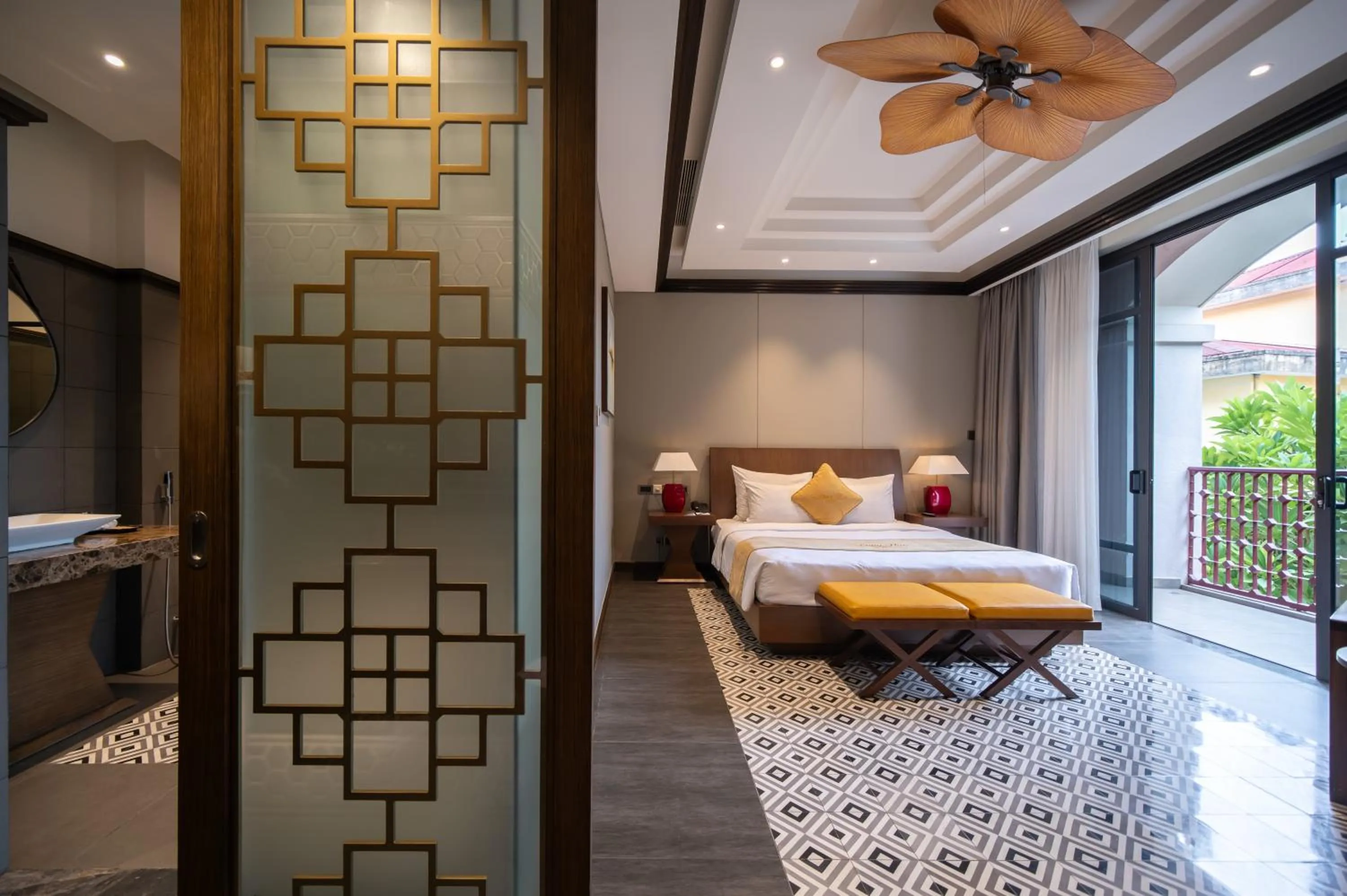 Photo of the whole room, Bed in Senna Hue Hotel