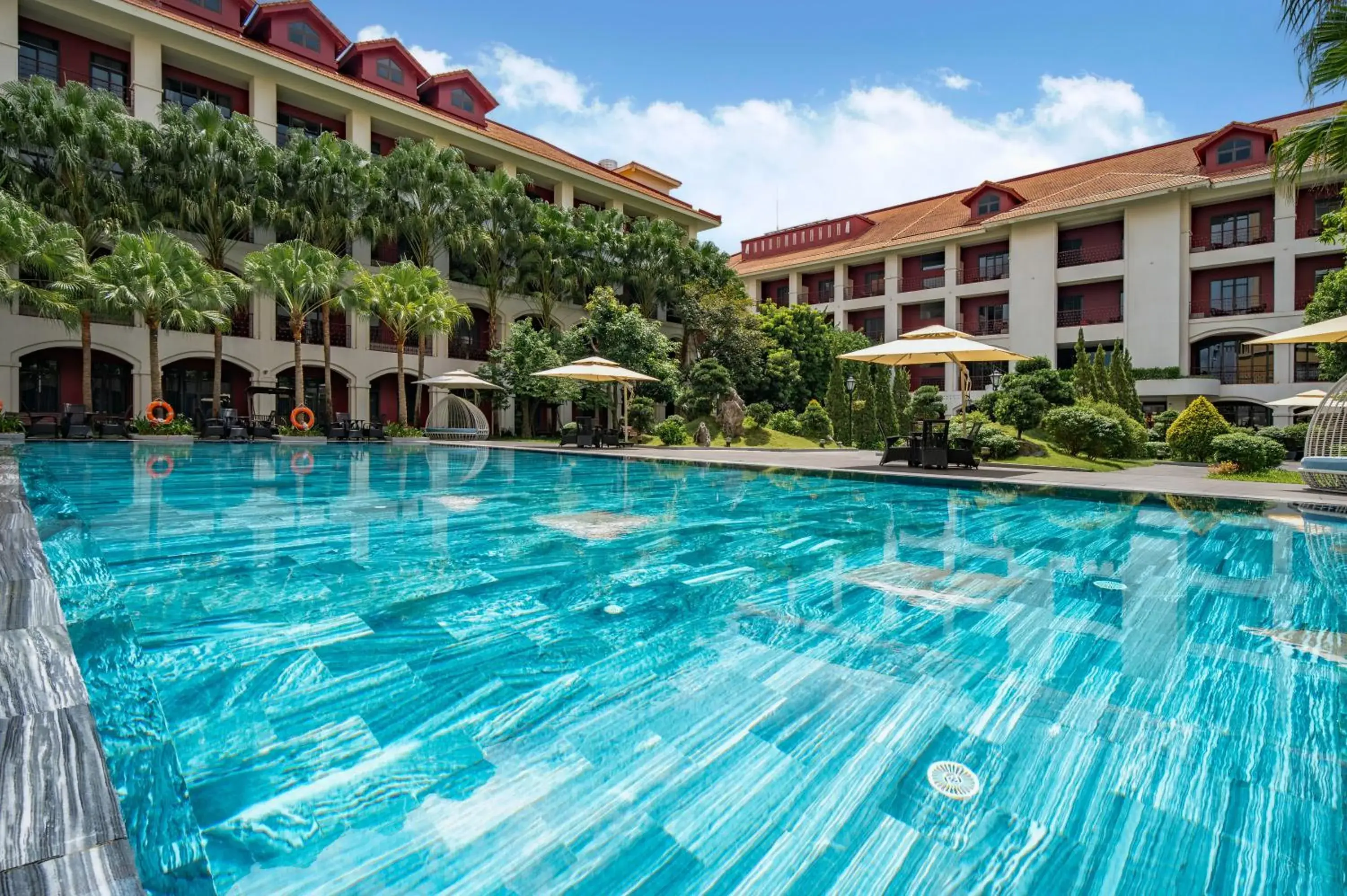 Swimming pool in Senna Hue Hotel Swimming pool in Senna Hue Hotel