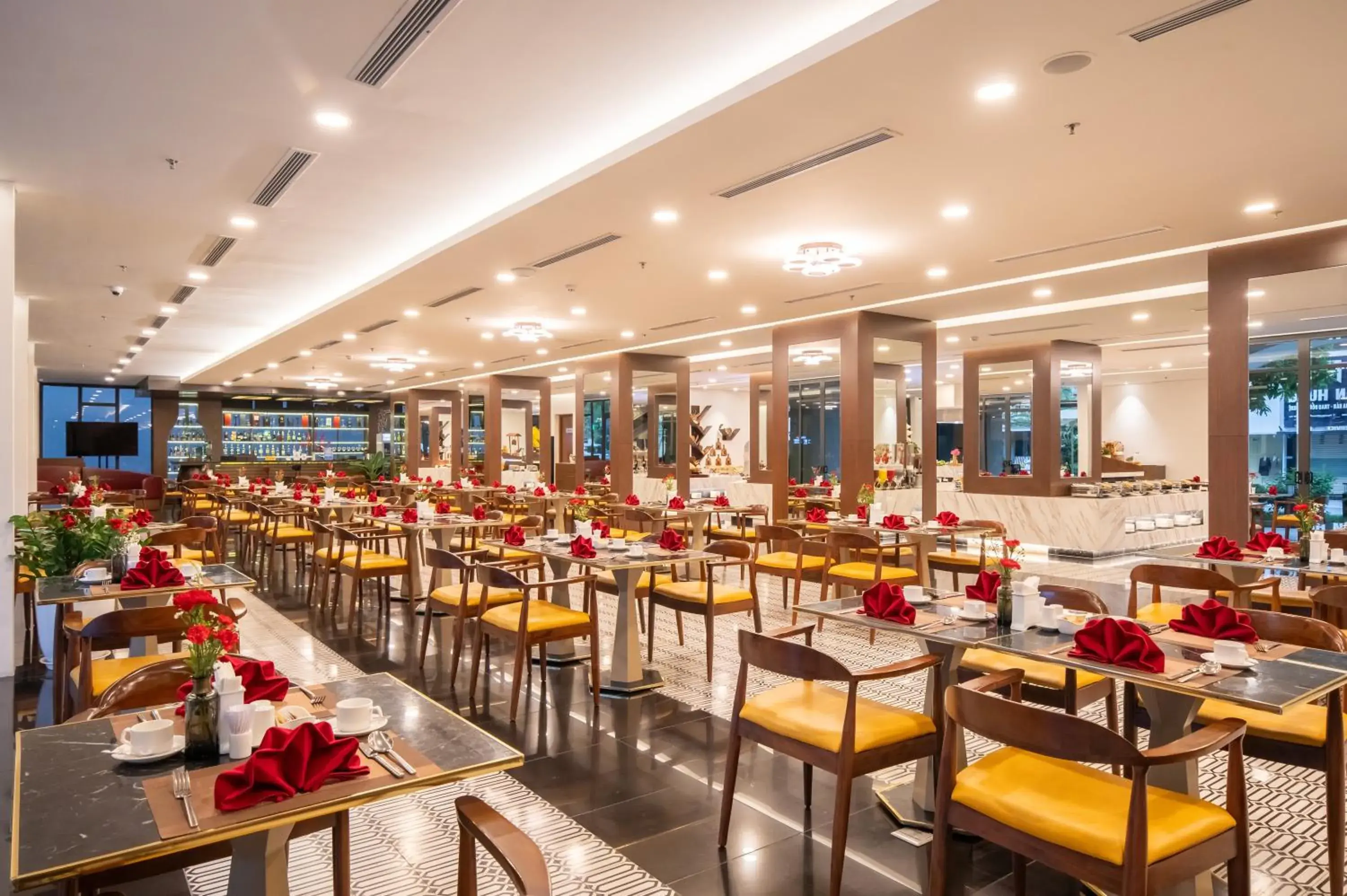 Restaurant/places to eat in Senna Hue Hotel Restaurant/places to eat in Senna Hue Hotel