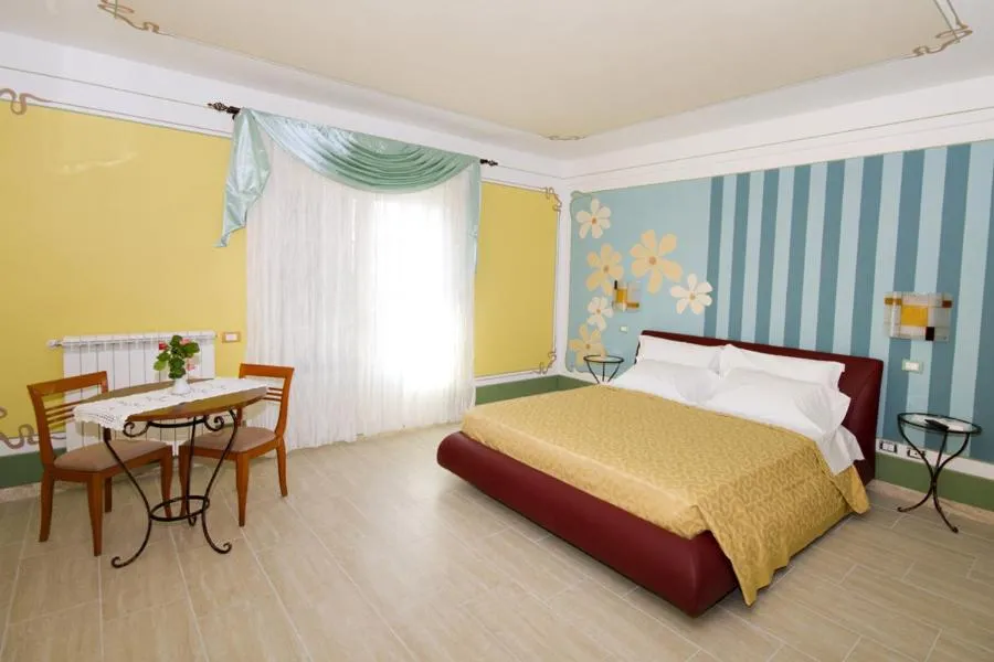 Photo of the whole room, Bed in La Chandelle